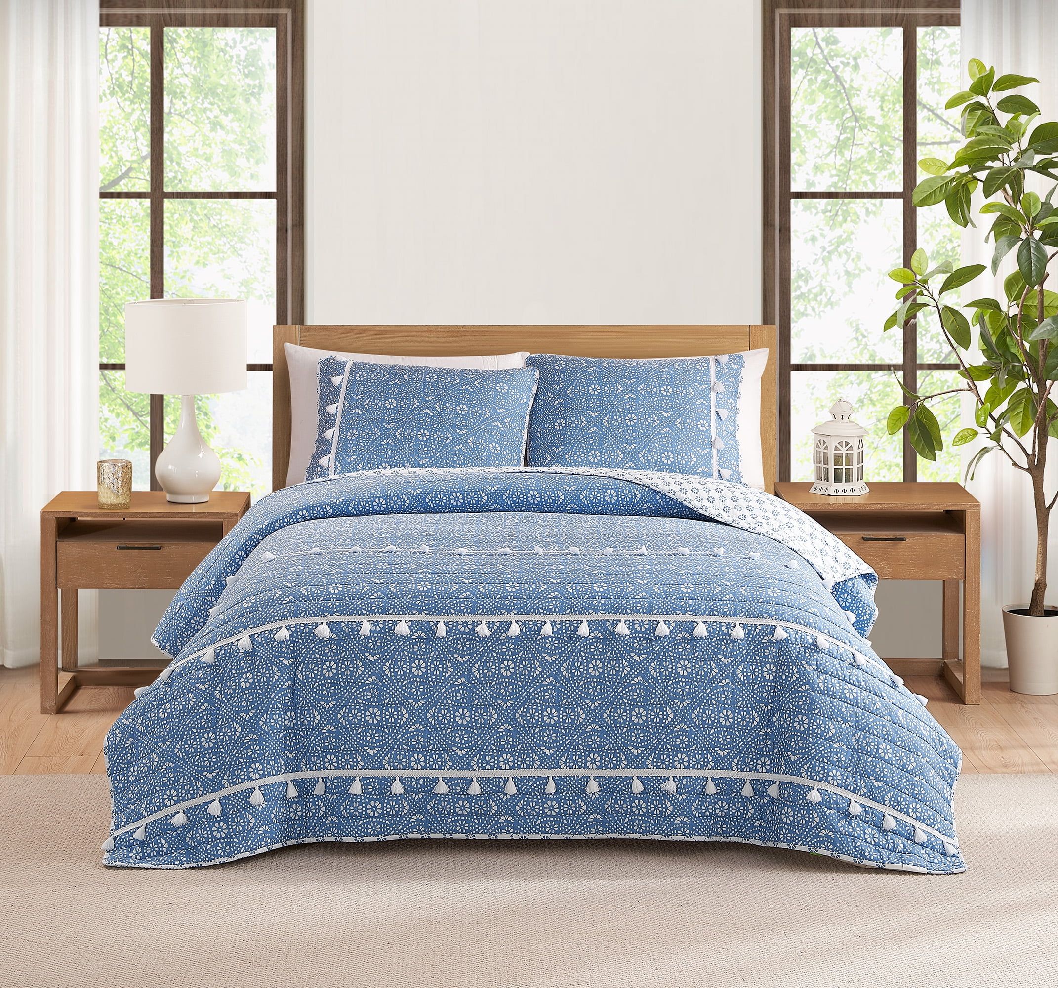 King Blue Reversible Microfiber Quilt Set with Tassels