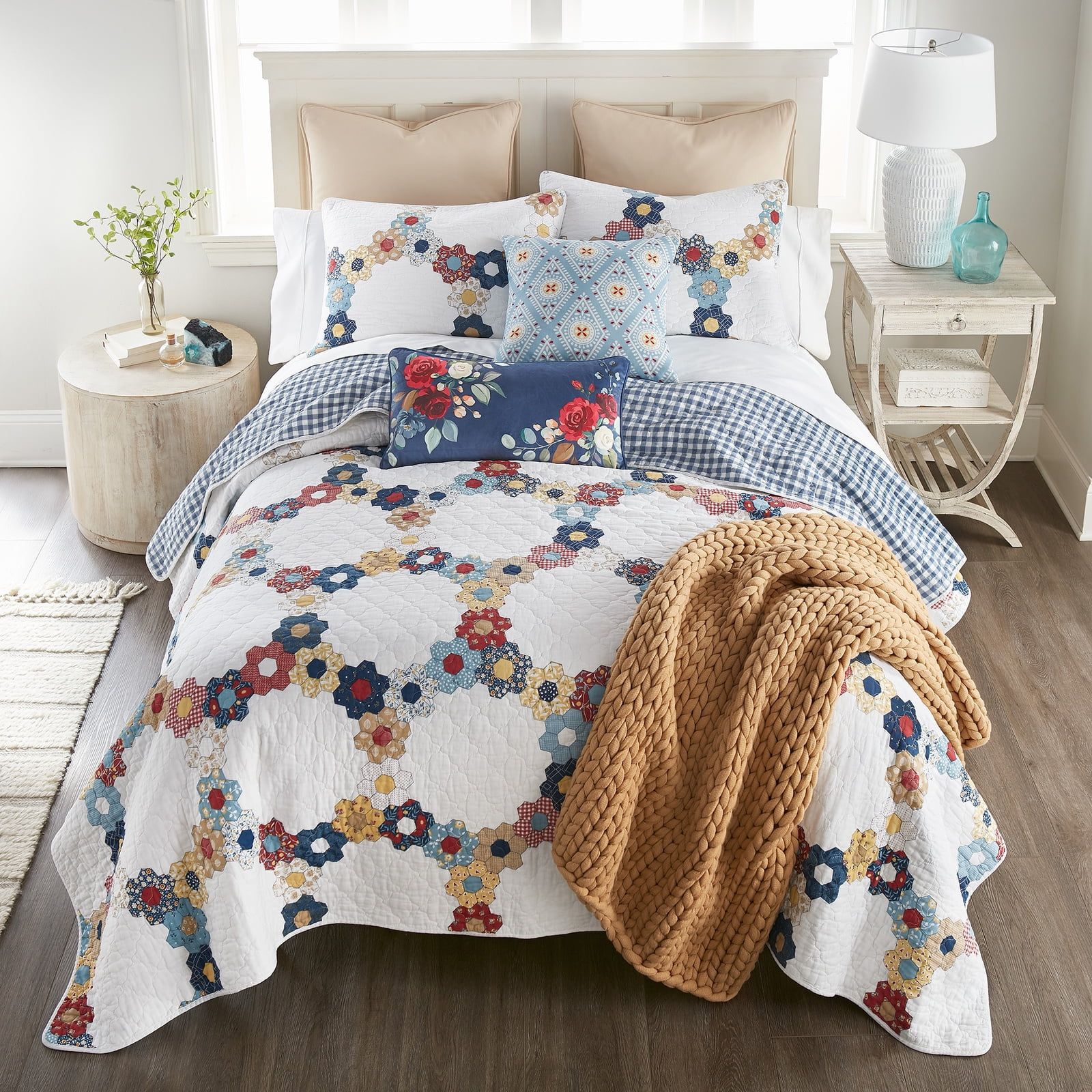 White Cotton Reversible Queen Quilt Set with Floral Design