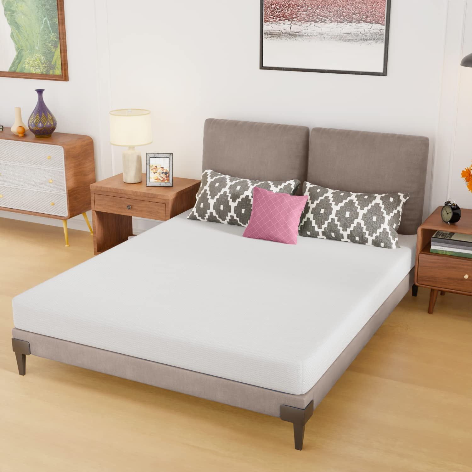 Queen Size White Gel Memory Foam Mattress with Removable Cover