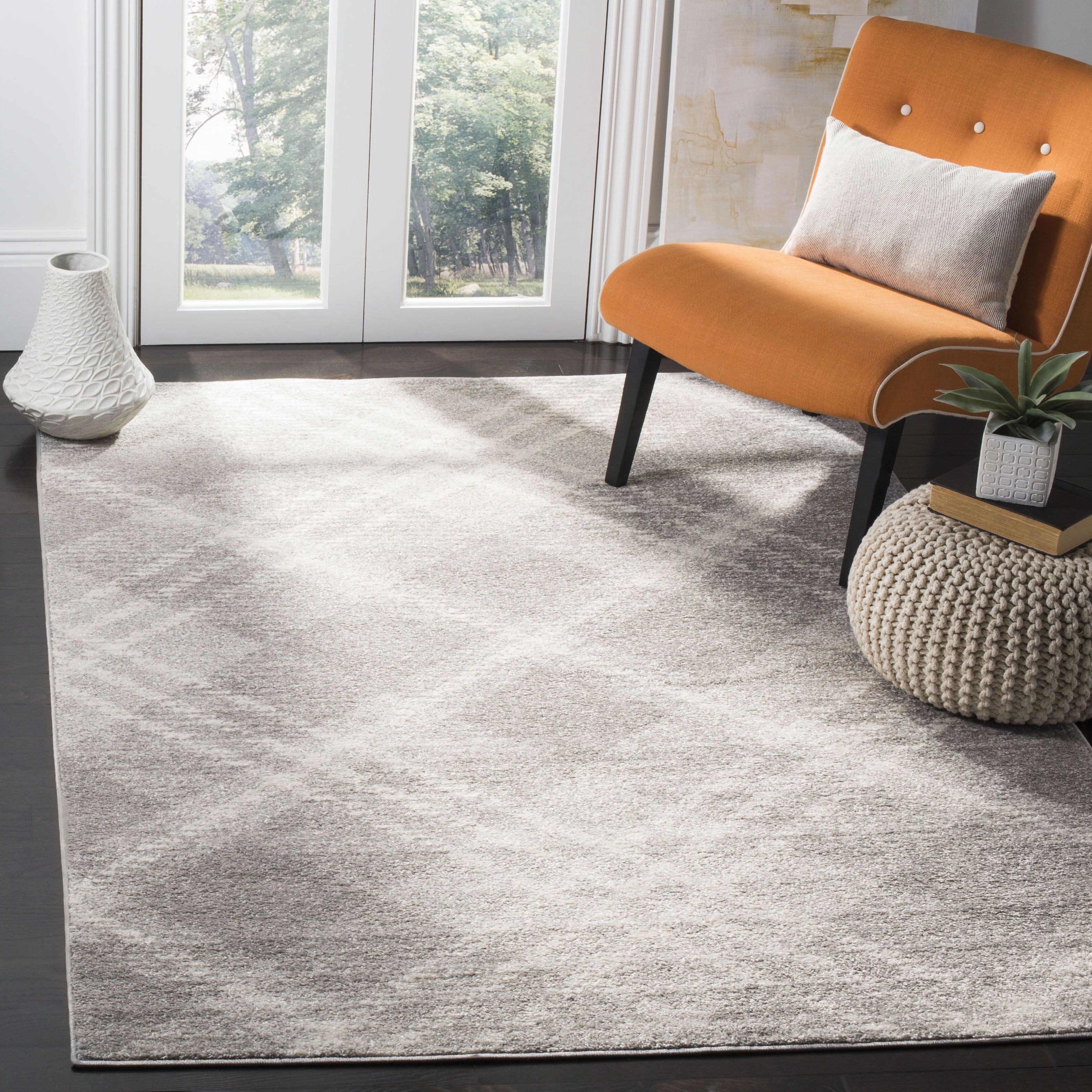 Adirondack Light Grey & Ivory Easy-Care Synthetic Area Rug, 6' x 9'