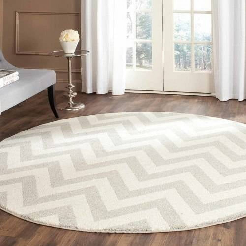 Light Grey and Beige Round Cotton Synthetic Rug, 7' x 7'