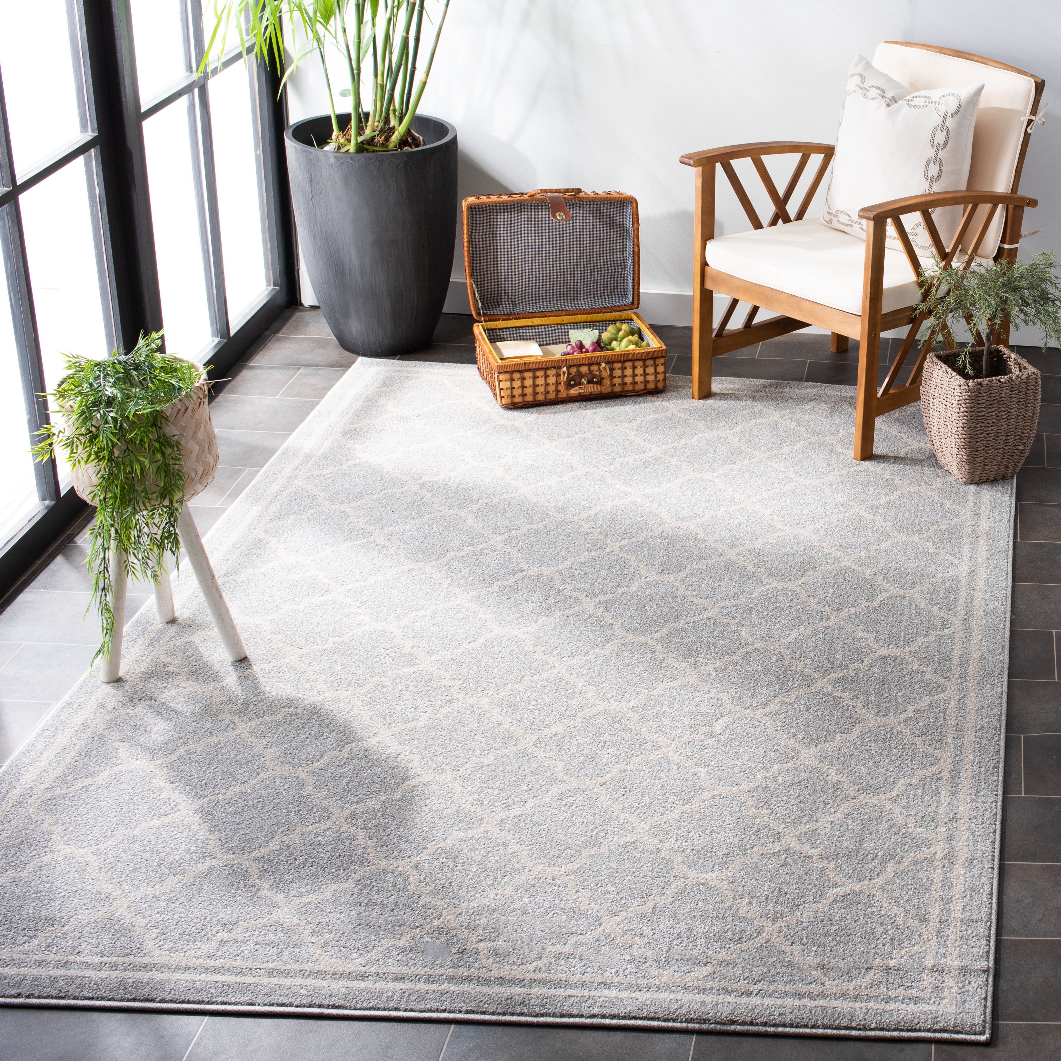 Reversible Gray Geometric Easy-Care Synthetic 59" Square Rug