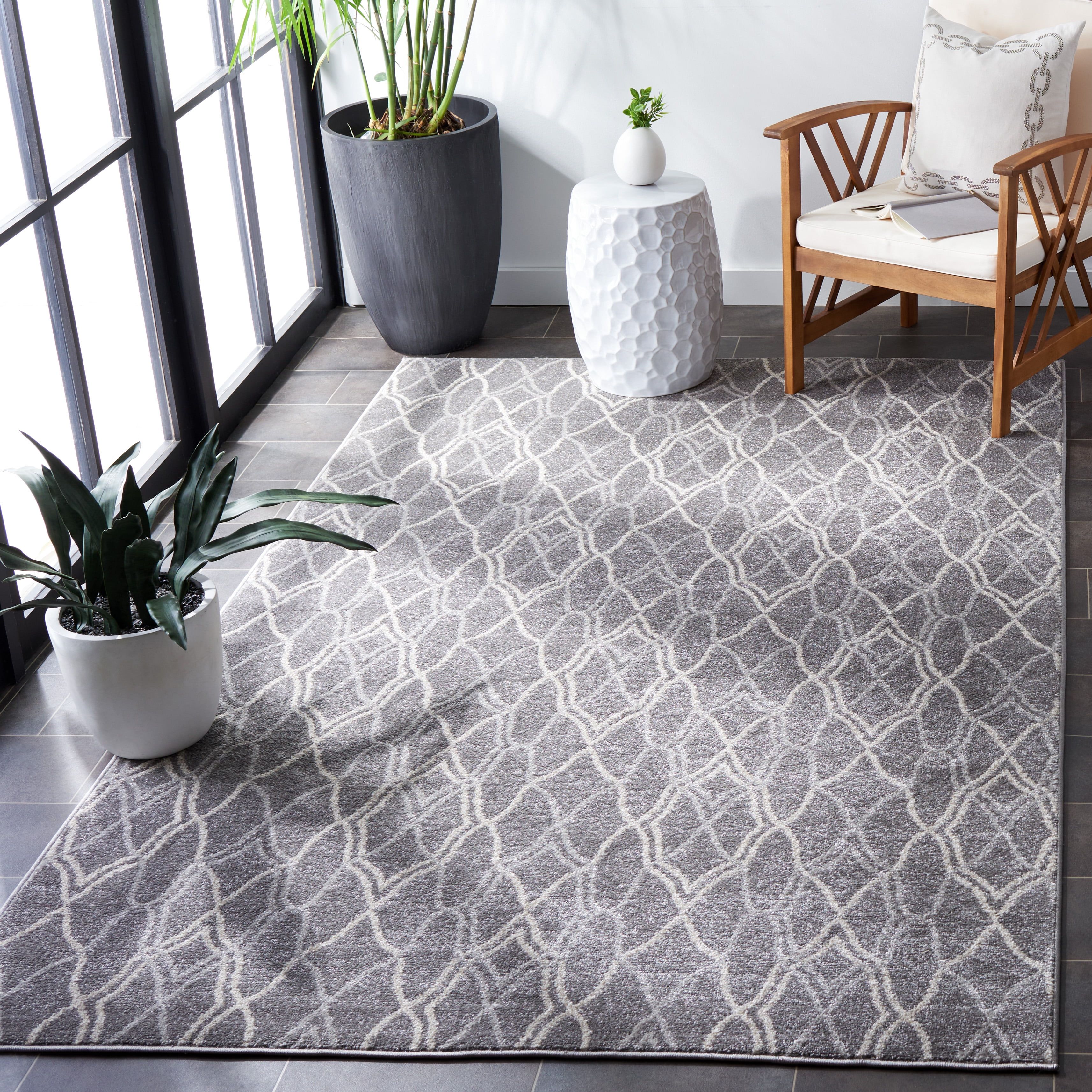 Modern Geometric 8' x 10' Easy-Care Gray Area Rug