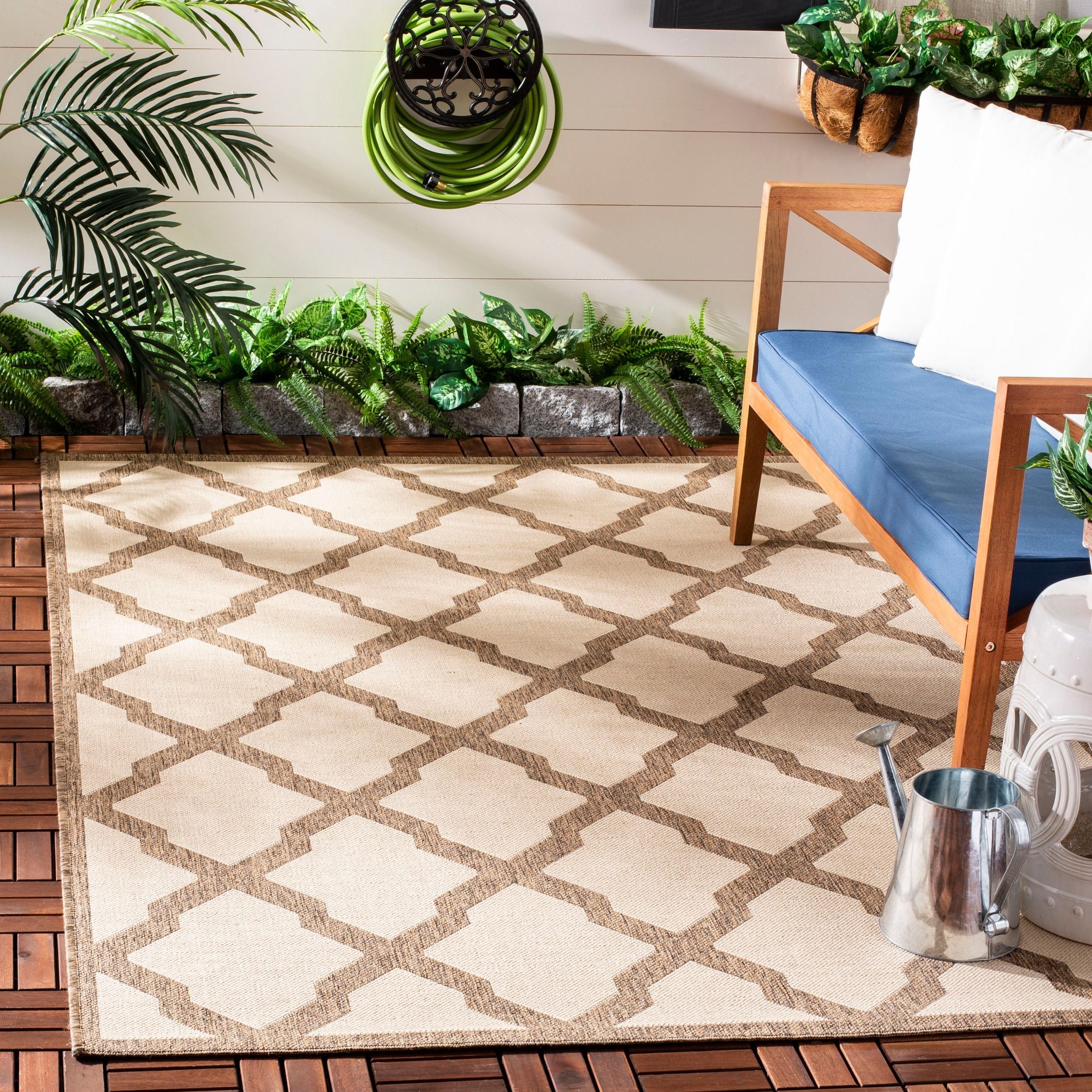 Cream and Beige Trellis Indoor/Outdoor Area Rug 8'6" x 12'