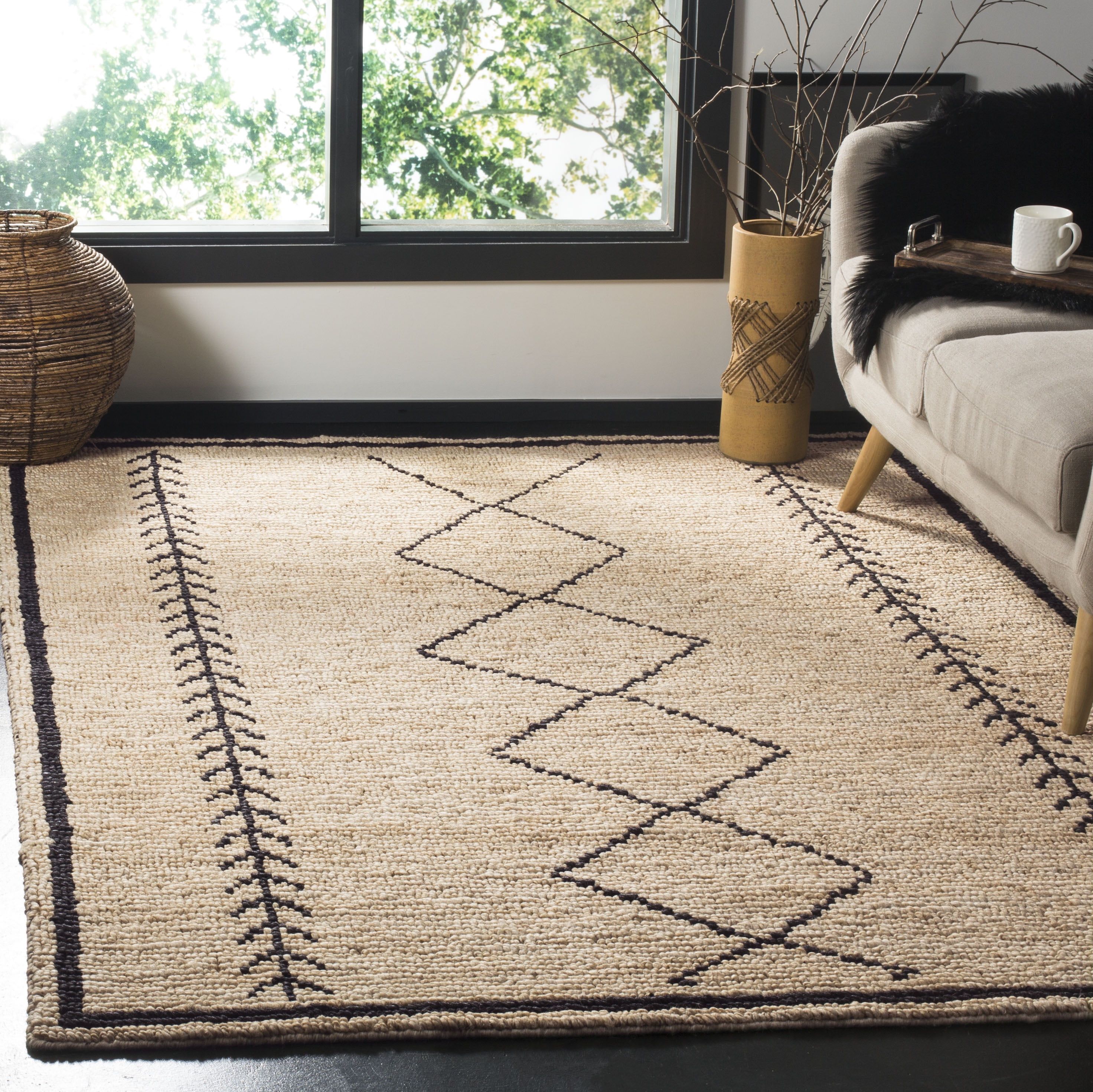 Handmade Black and Ivory Jute Bohemian Area Rug 4' x 6'