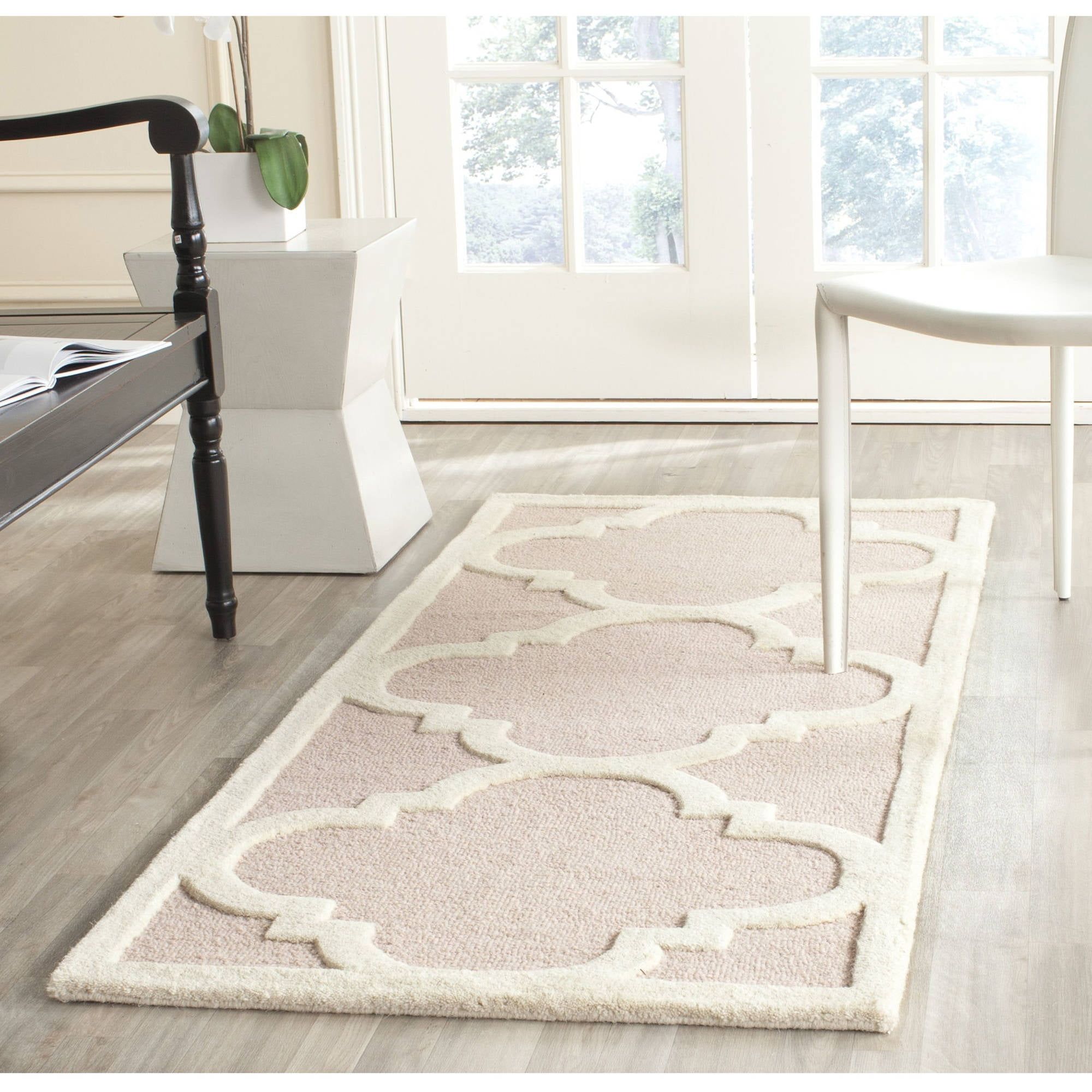 Charming Light Pink and Ivory Hand-Tufted Wool Runner Rug, 2'6" x 6'