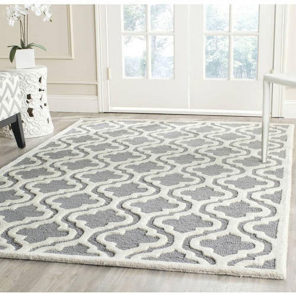 Silver and Ivory Hand-Tufted Wool Rectangular Rug, 5' x 8'