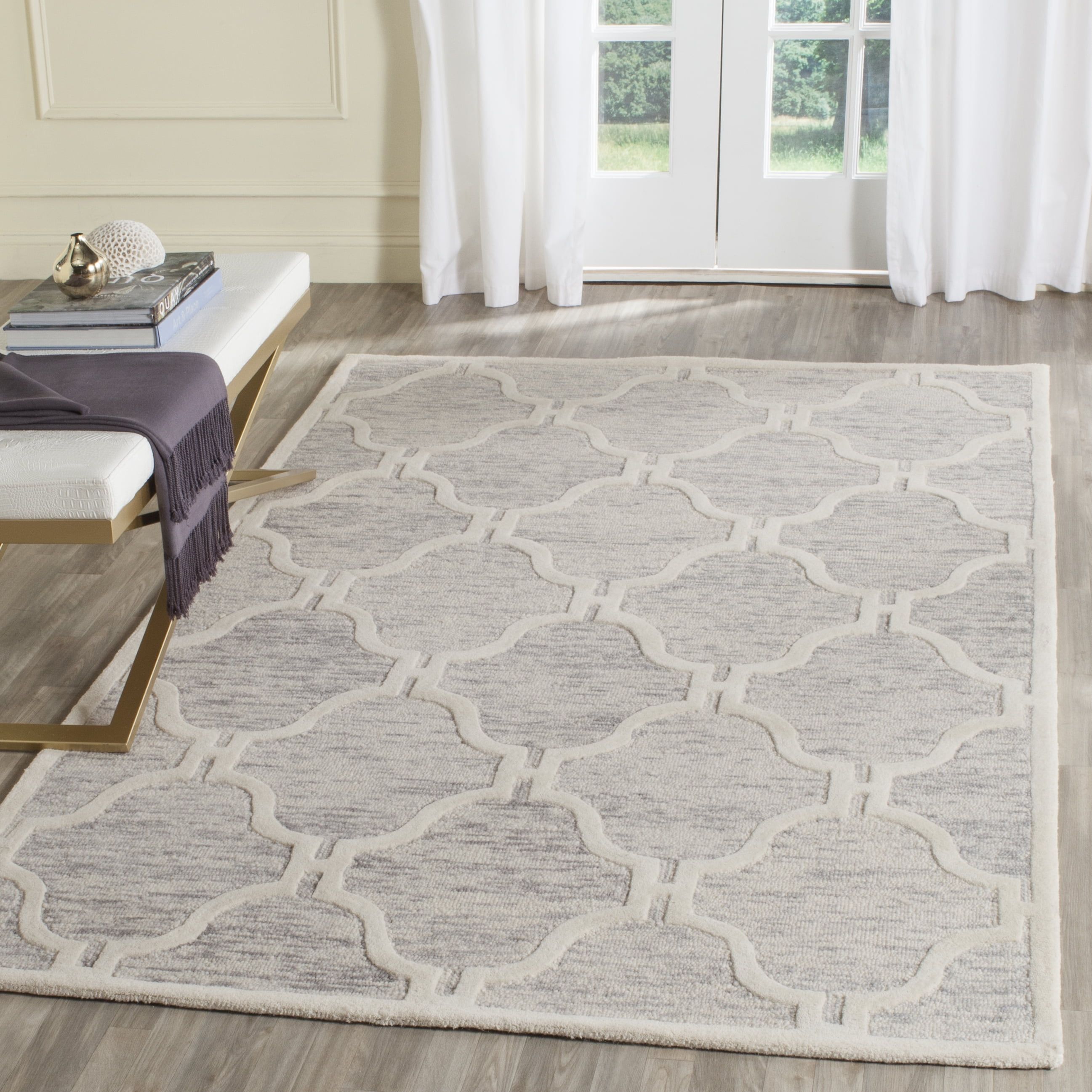 Handmade Light Grey/Ivory Tufted Wool Square Rug, 6' x 6'