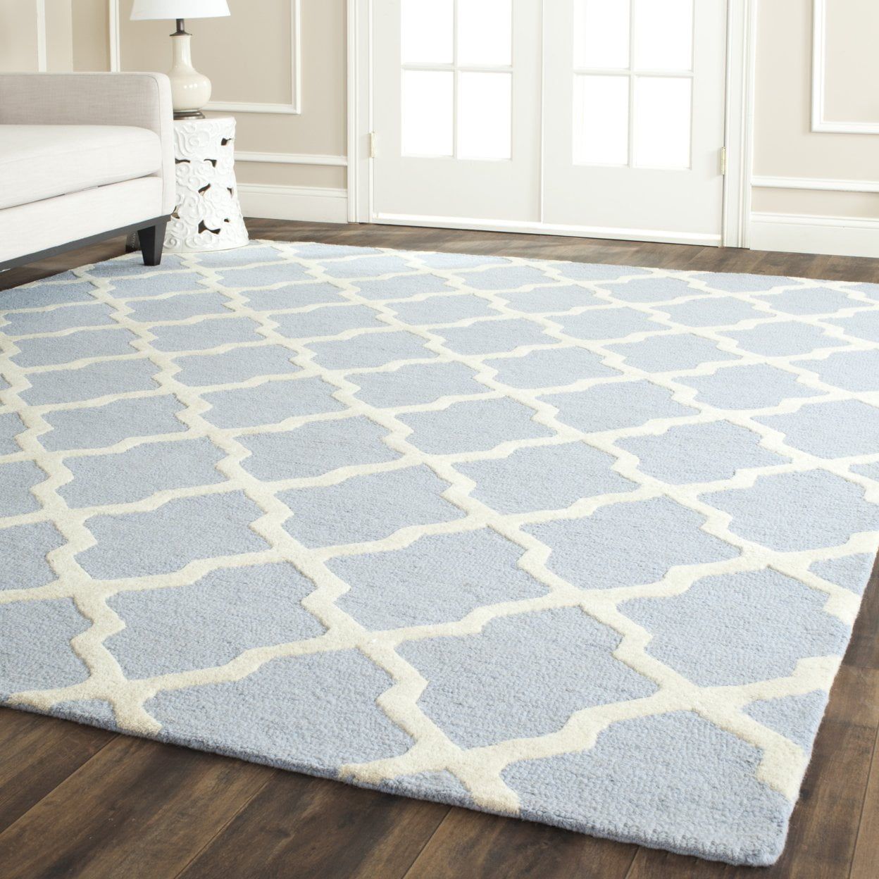 Light Blue and Ivory Hand-Tufted Wool Area Rug, 8' x 10'