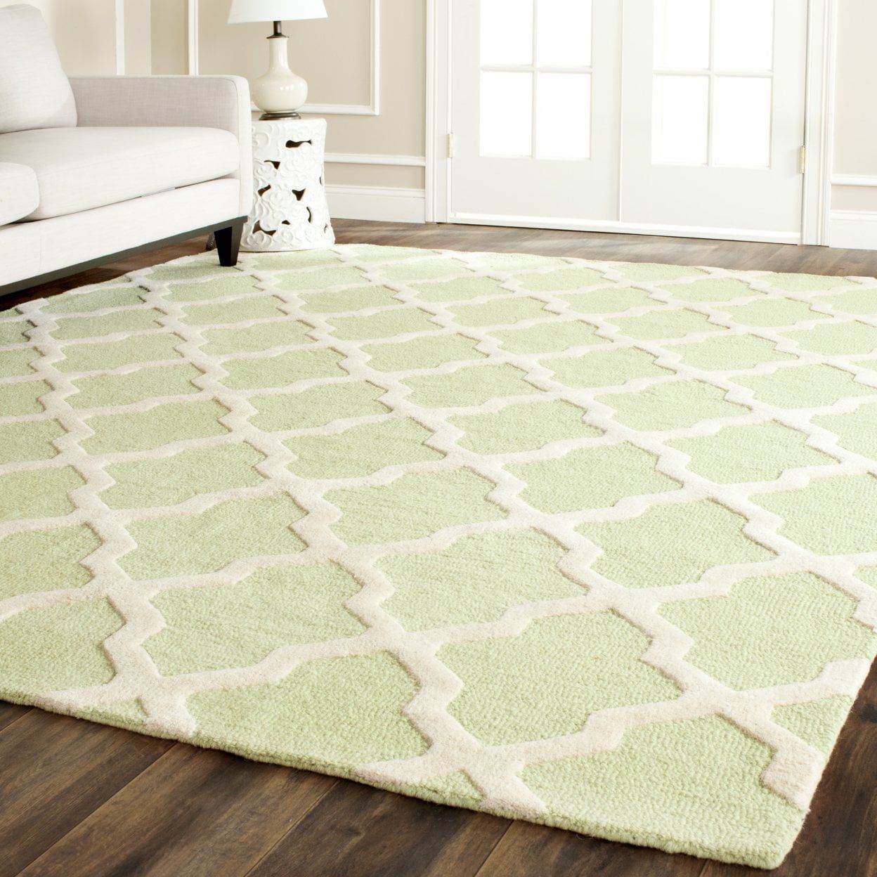 Handmade Light Green and Ivory Wool Trellis Area Rug, 5' x 8'