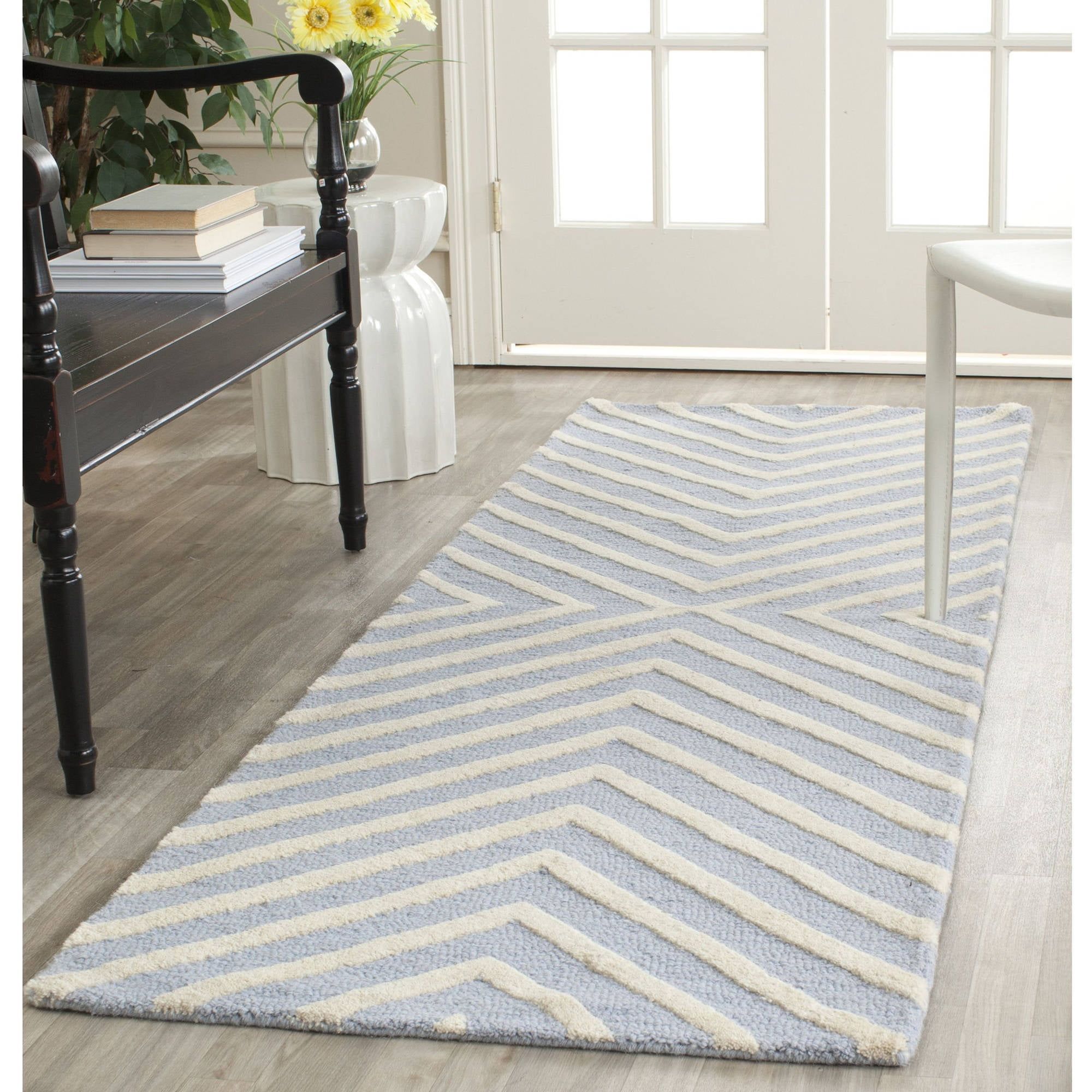 SAFAVIEH Cambridge Lilly Diamond Striped Wool Runner Rug, Light Blue/Ivory, 2'6" x 12'