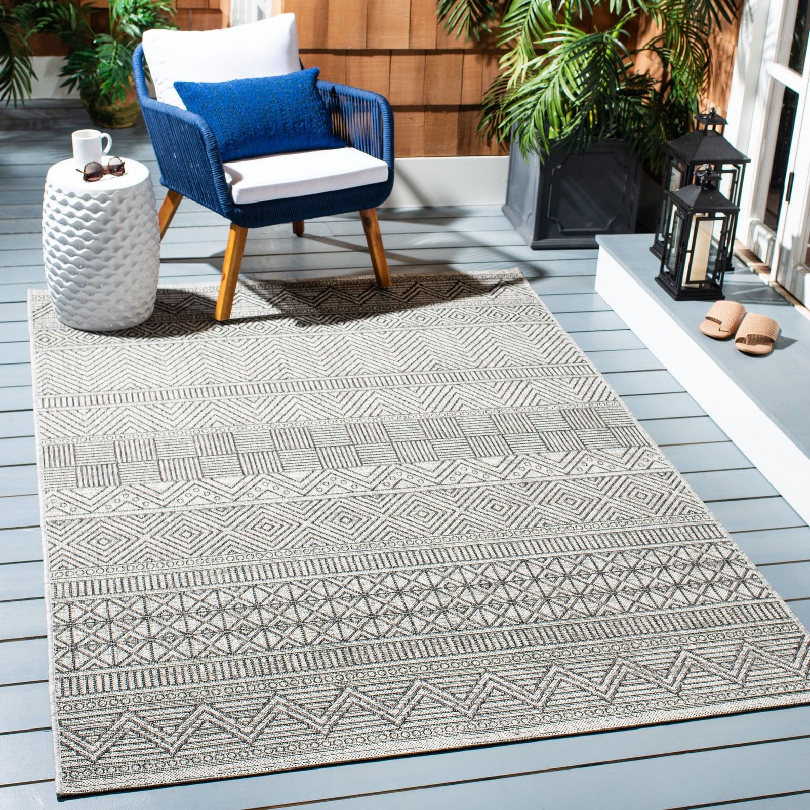 Reversible Black and Grey Synthetic Outdoor Rug, 9' x 12'