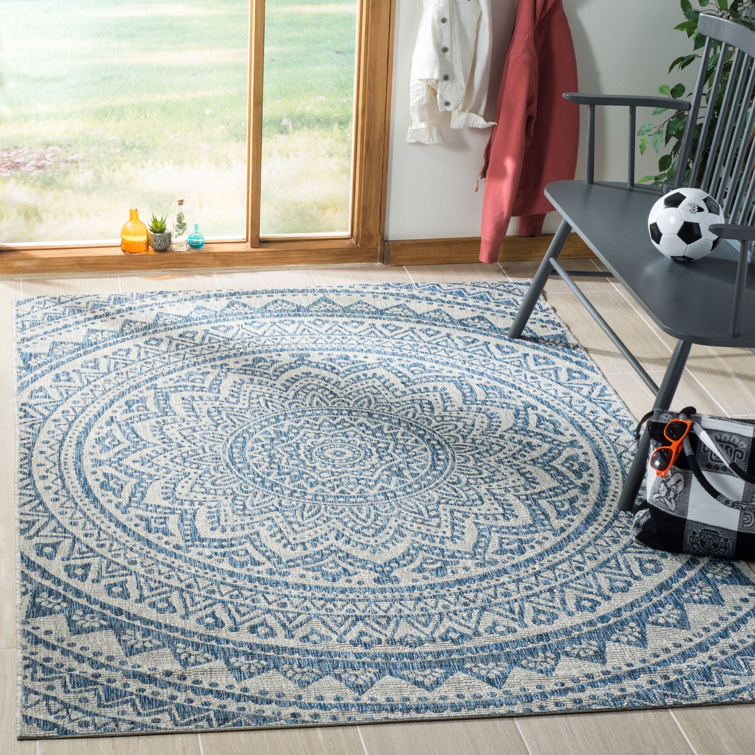 Easy-Care Courtyard Gray Synthetic 8' x 10' Indoor/Outdoor Rug