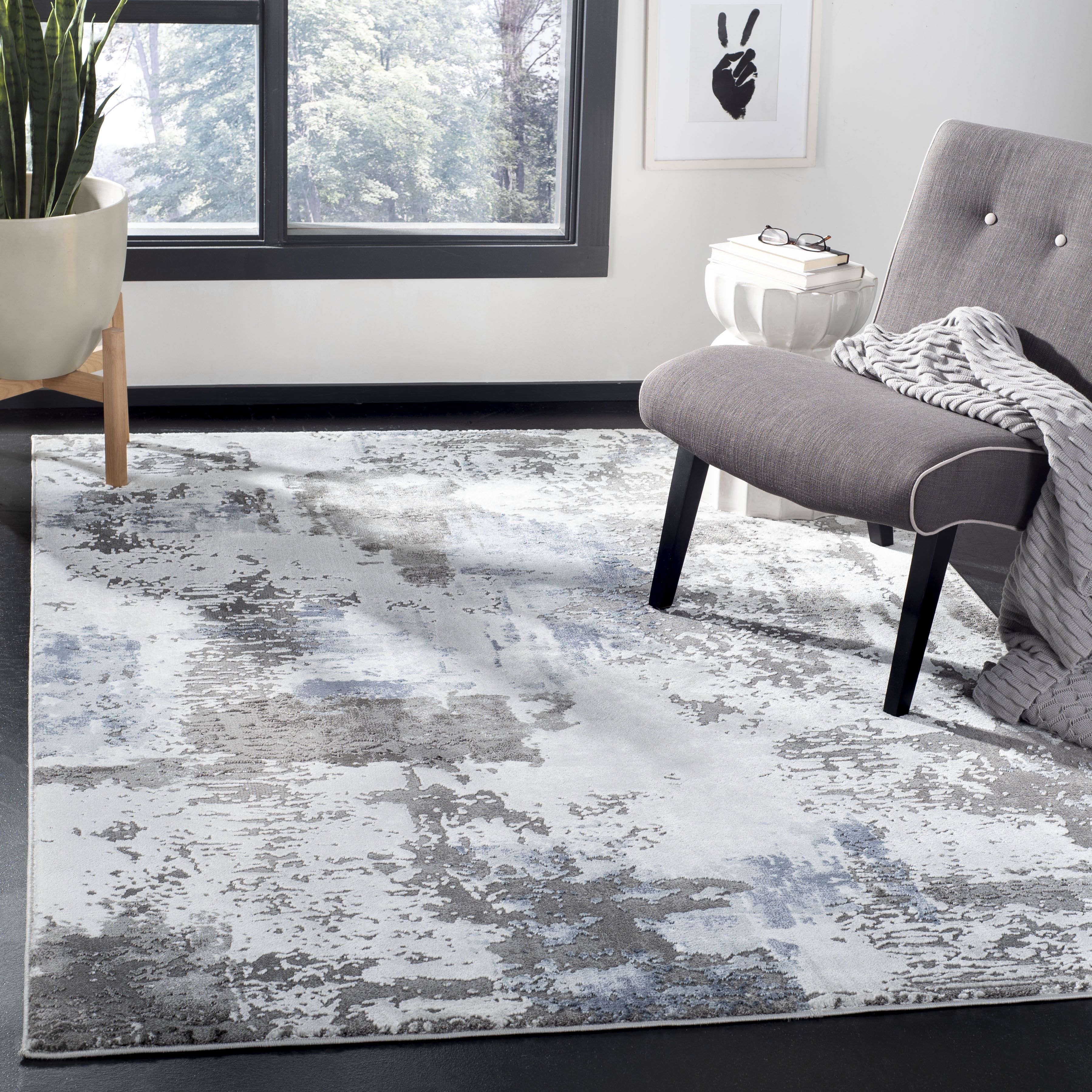 Hand-Knotted Abstract Gray Synthetic 4' x 6' Area Rug