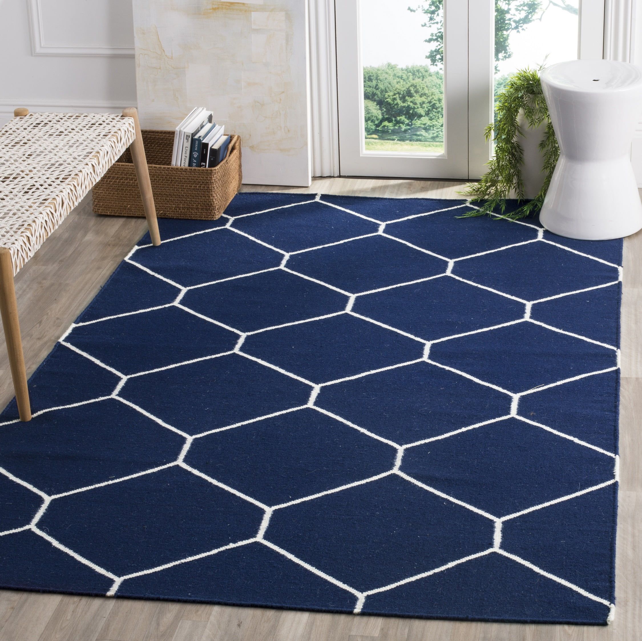 Navy and Ivory Geometric Wool Flat Woven Area Rug, 4' x 6'