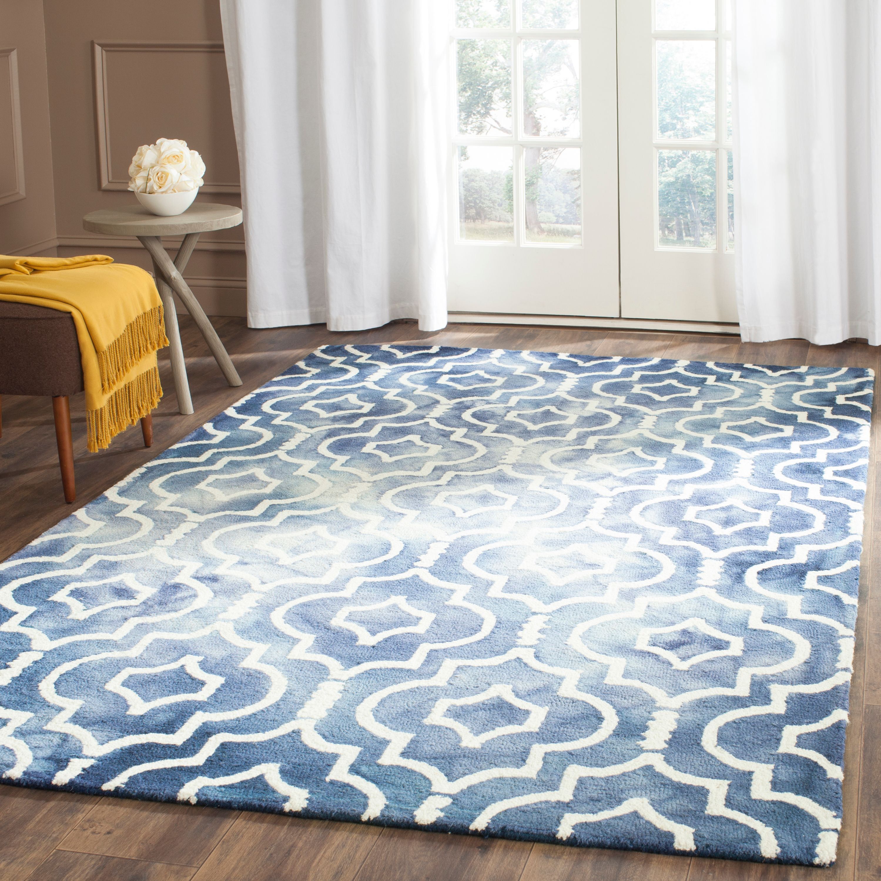 Ivory and Navy Hand-Tufted Wool 9' x 12' Area Rug