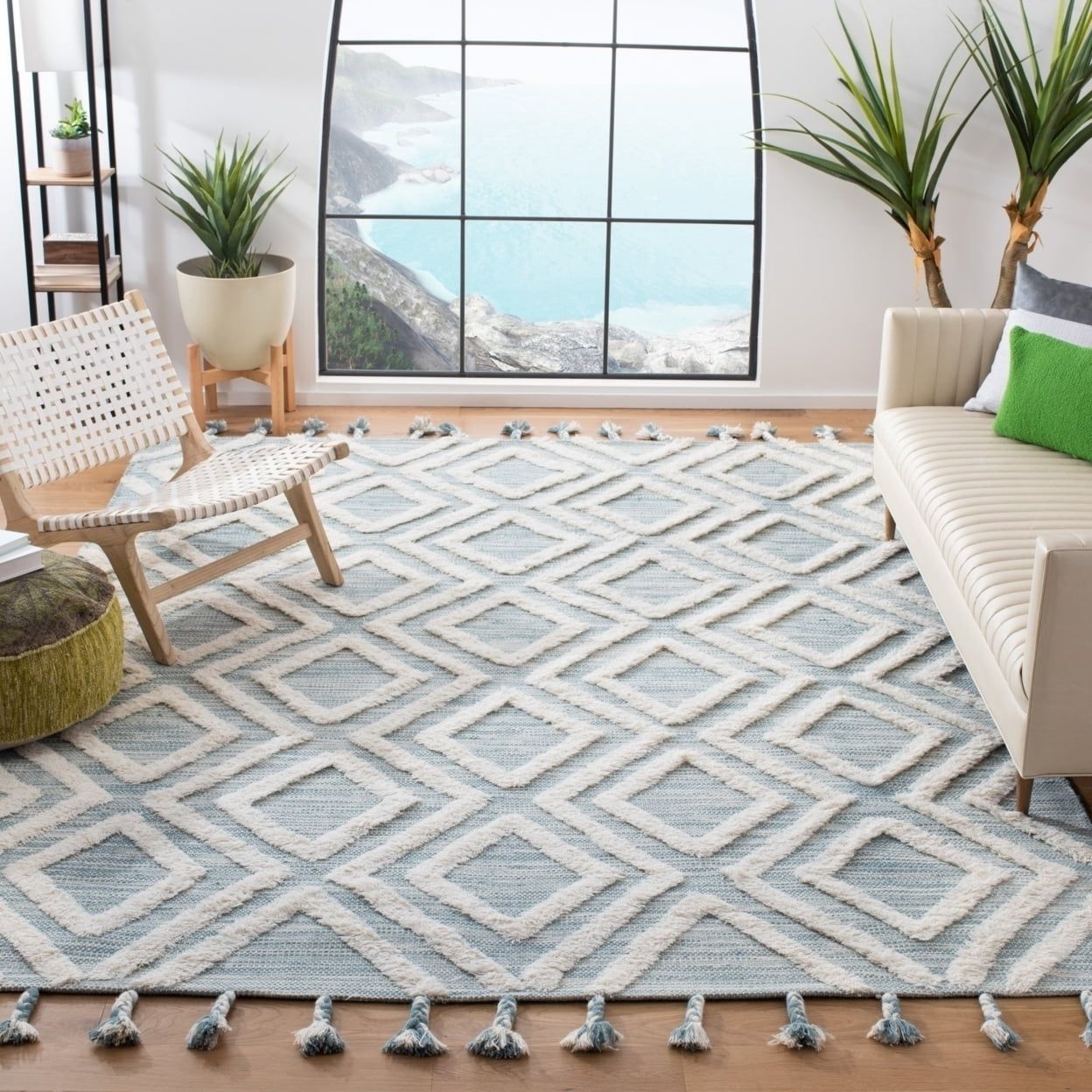 Handmade Ivory Geometric Wool Square Area Rug