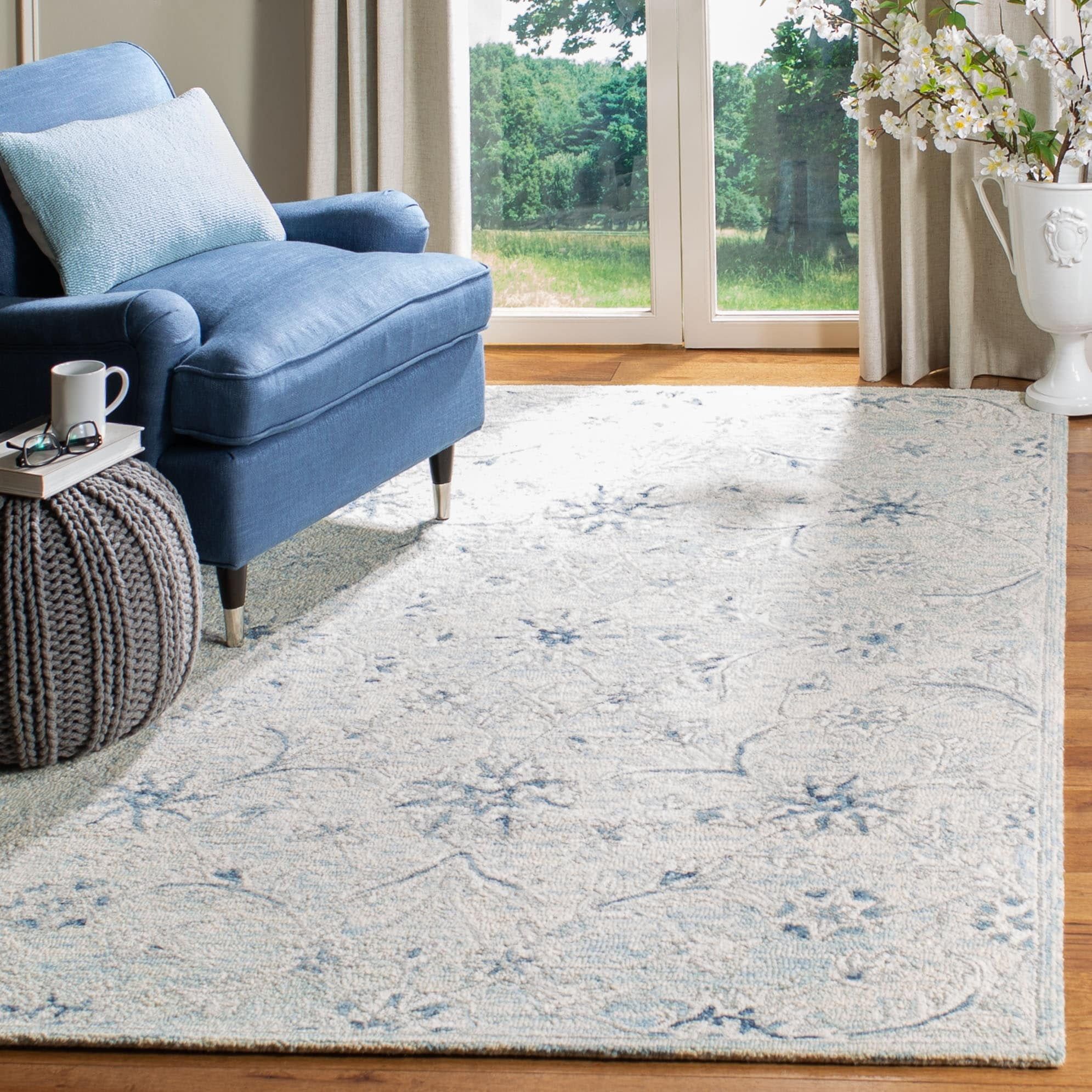 Light Blue and Ivory Hand-Tufted Wool Area Rug, 5' x 8'