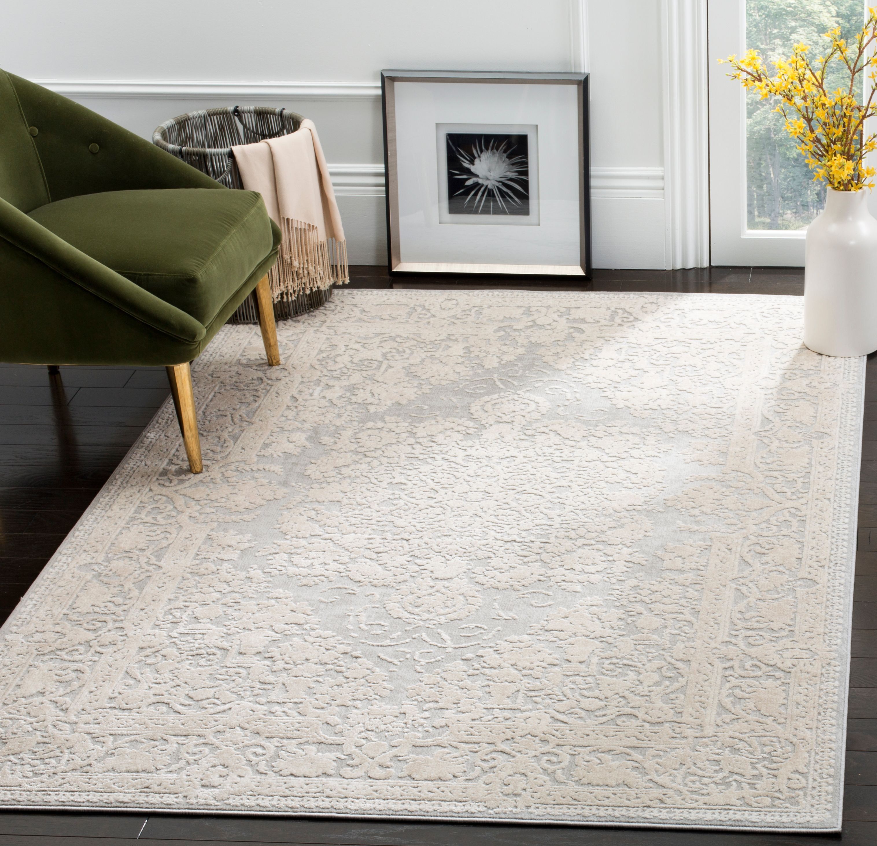 Elysian Blooms 62" Round Light Grey/Cream Floral Synthetic Rug