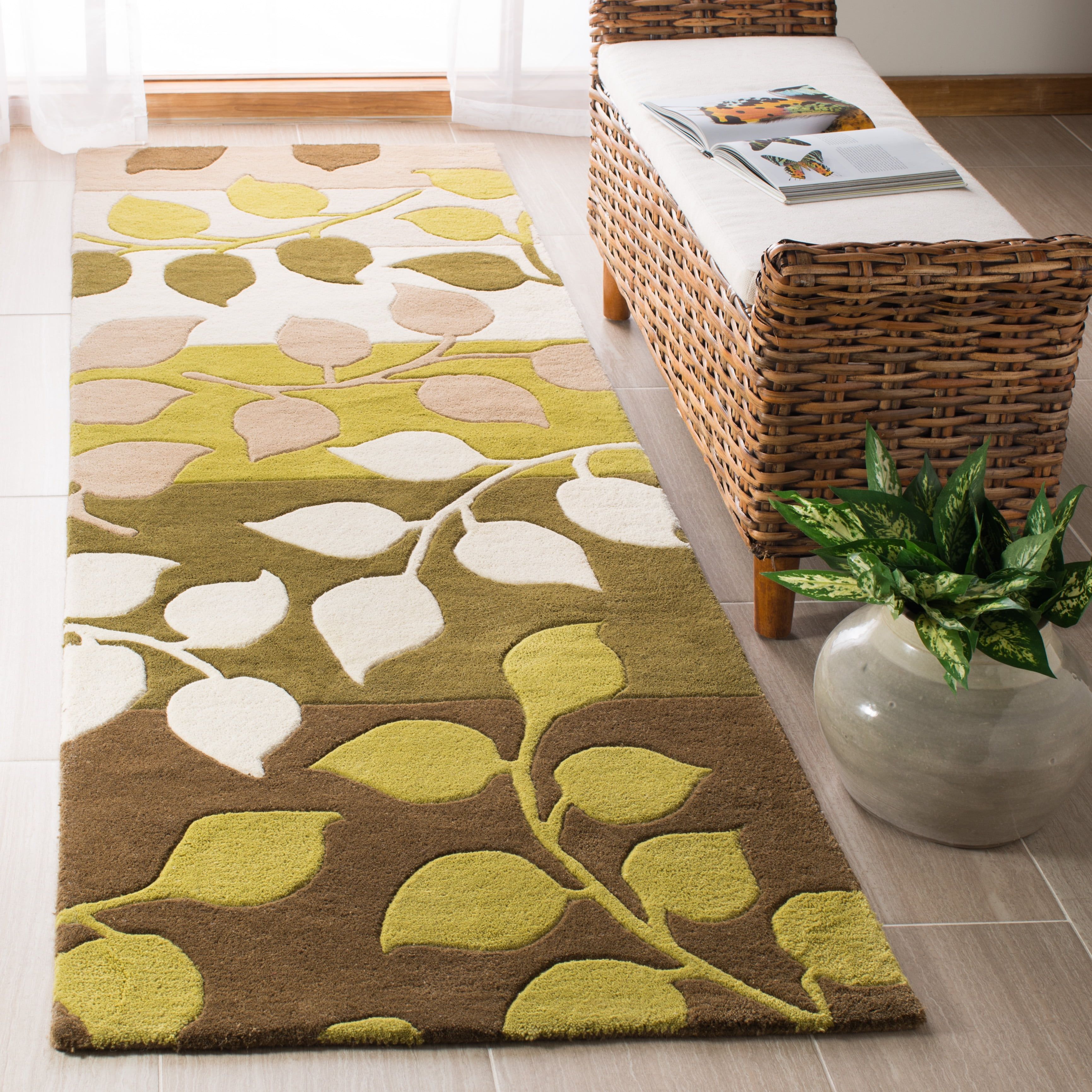 Handmade Green and Beige Wool Runner Rug, 2'6" x 8'
