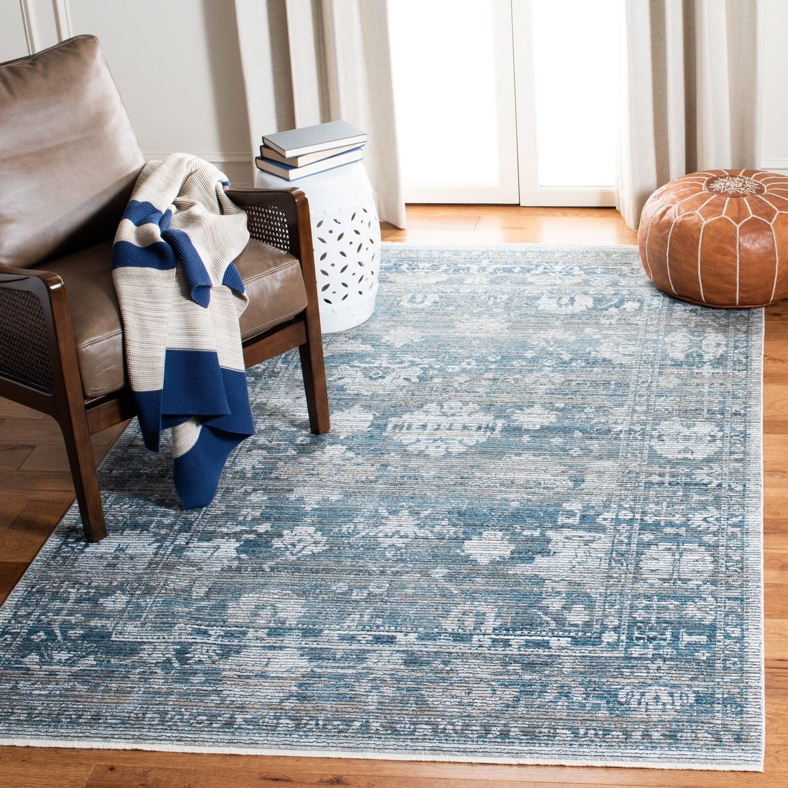 Regal Elegance Blue/Ivory Synthetic 8' x 10' Area Rug