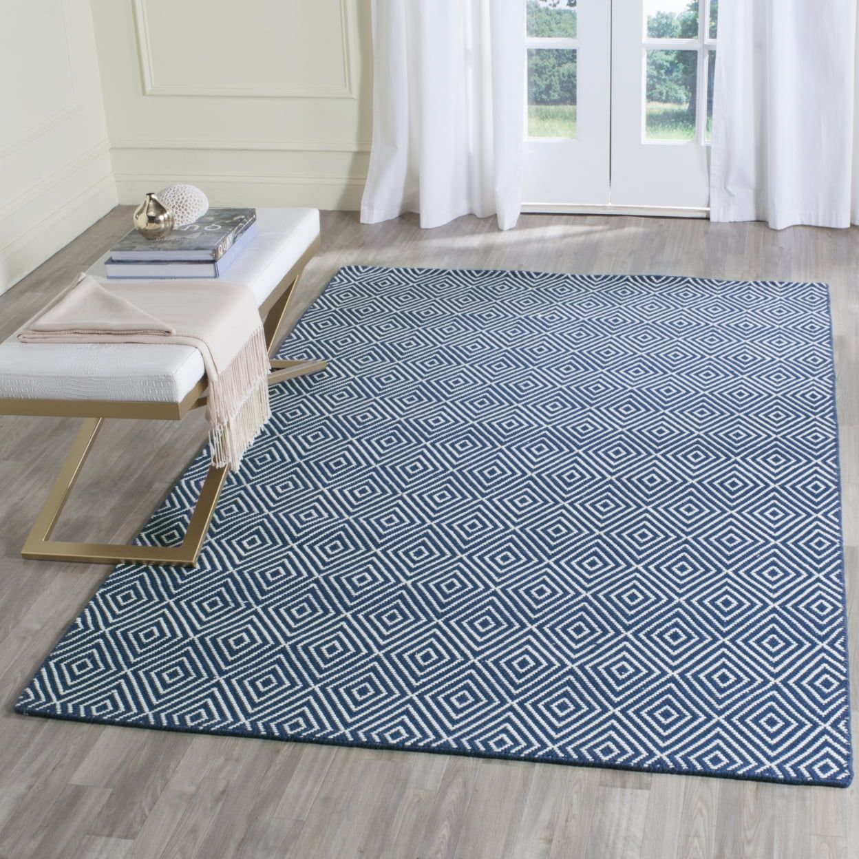 Handmade Ivory and Navy Wool Geometric Area Rug, 5' x 8'