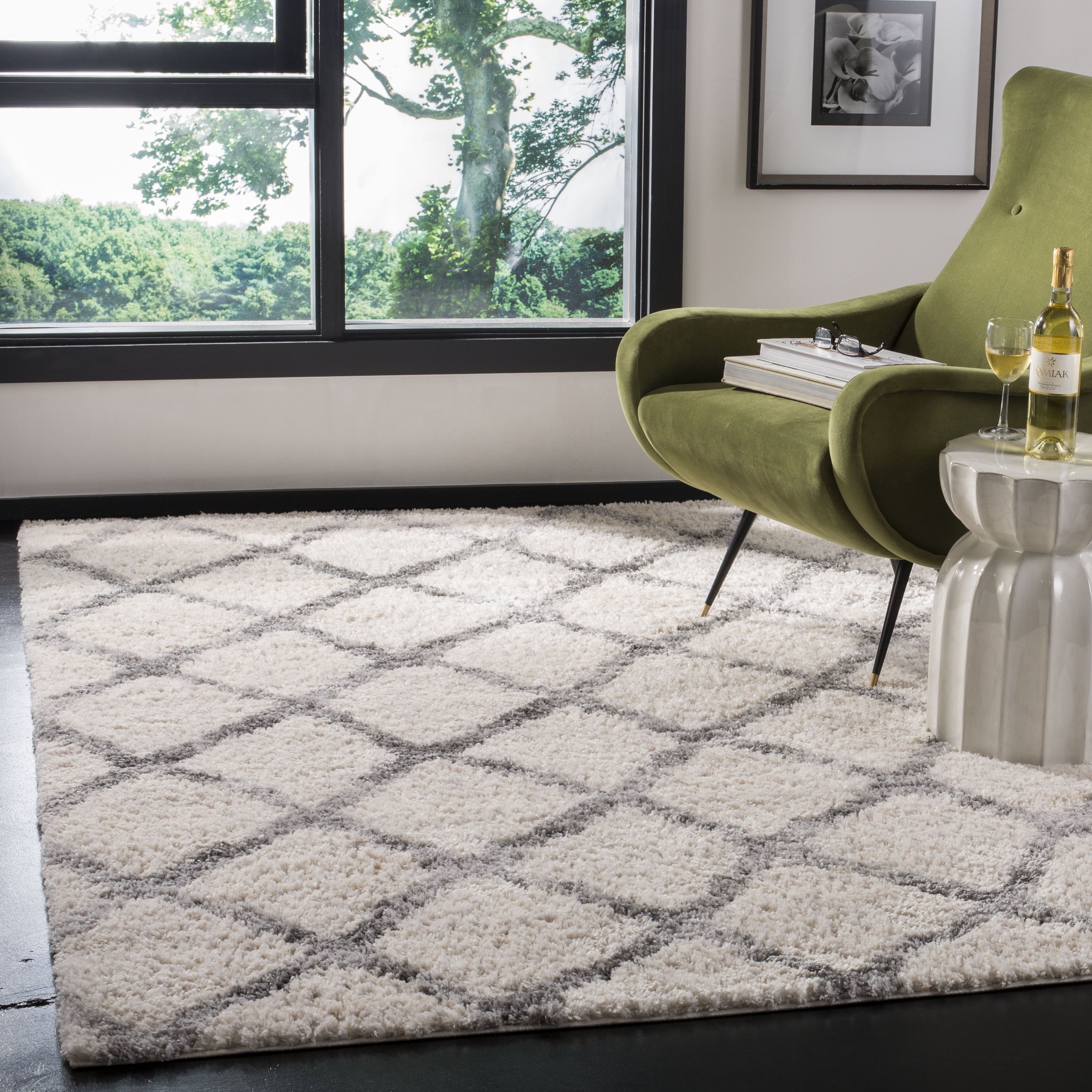 Cream/Grey 8' x 10' Reversible Easy-Care Shag Area Rug