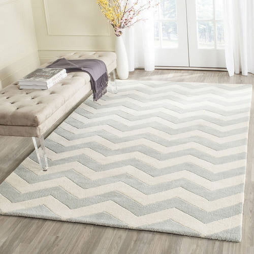 Grey and Ivory Chevron Hand-Tufted Wool 6' x 9' Area Rug