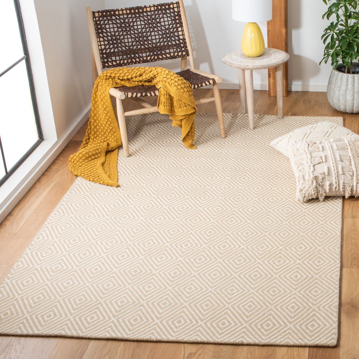 Beige and Ivory Rectangular Wool and Viscose Area Rug, 5' x 8'