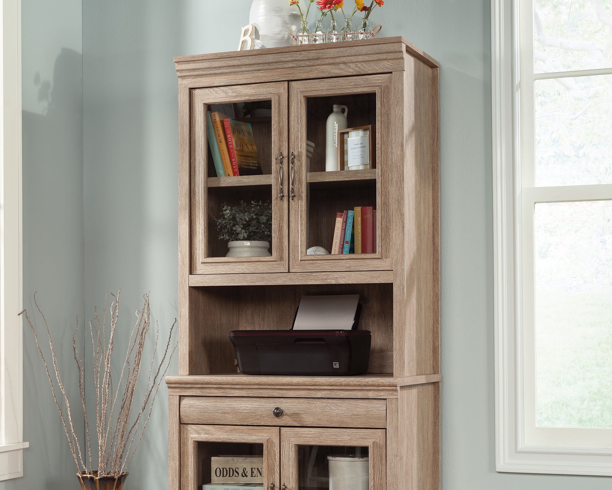 Brushed Oak Glass Door China Cabinet with Adjustable Shelf