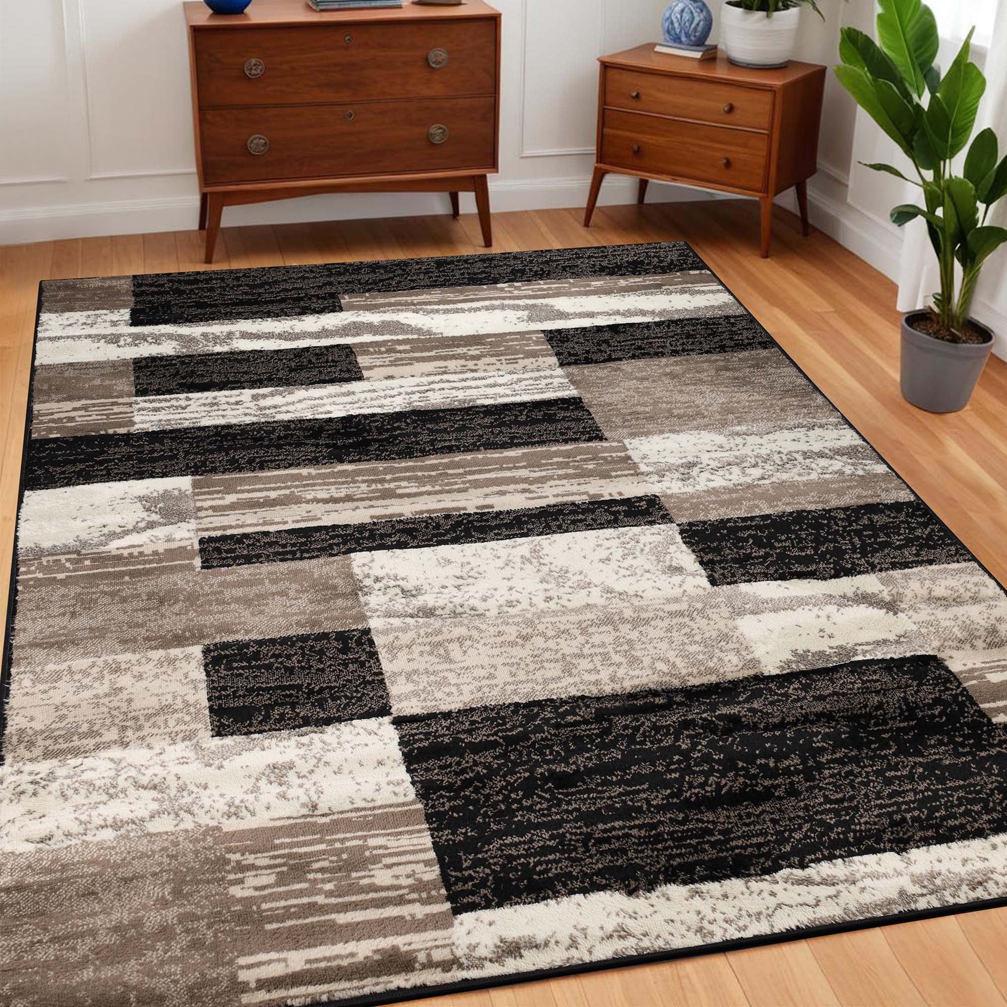 Chocolate Geometric Patchwork Medium Pile Indoor Area Rug, 5' x 8'