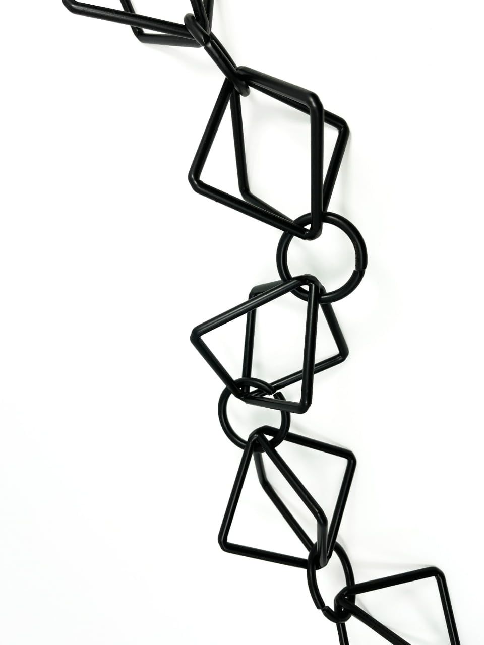 8.5 ft Black Metal Diamond Link Rain Chain