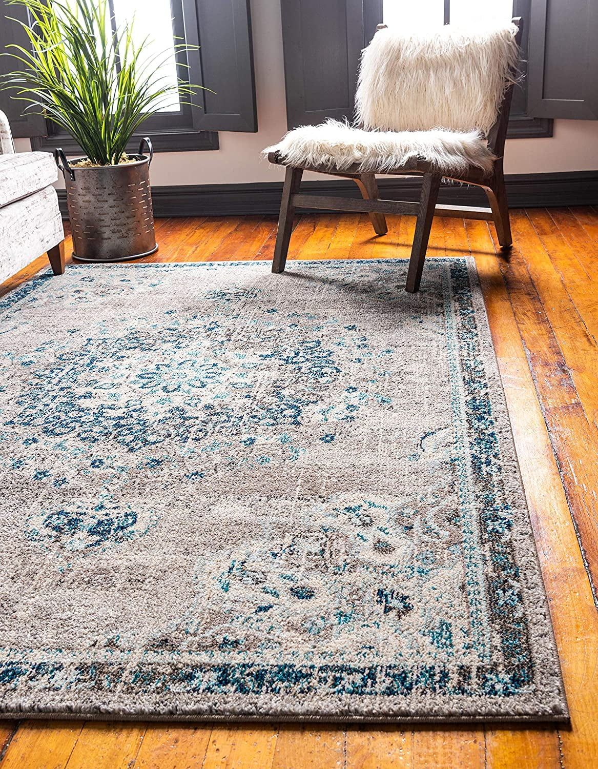 Alexis Penrose Gray Medallion 3'3" x 5'3" Synthetic Area Rug