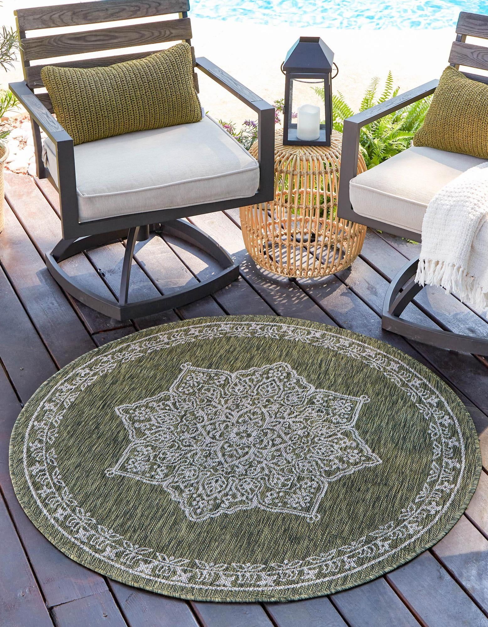 Easy-Care Green Synthetic 4' Round Outdoor Rug