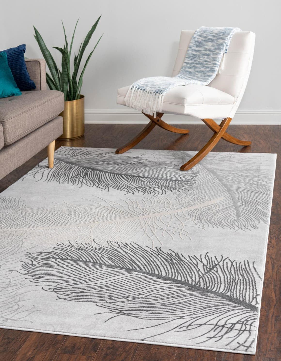 Gray Feather Pattern Stain-Resistant Synthetic Area Rug, 4' x 6'