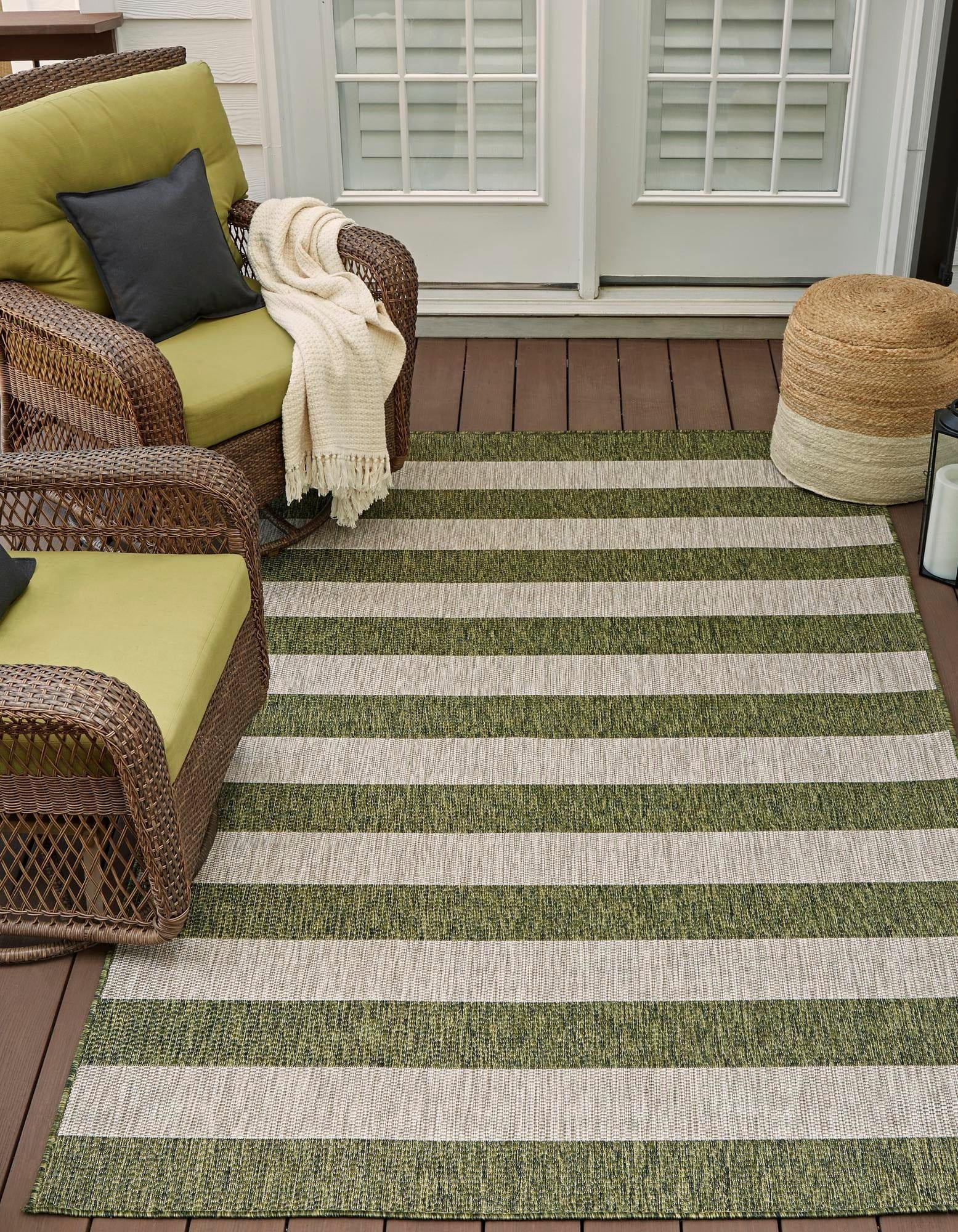 Green Stripe Easy-Care Outdoor Synthetic Rug 5'1" x 8'