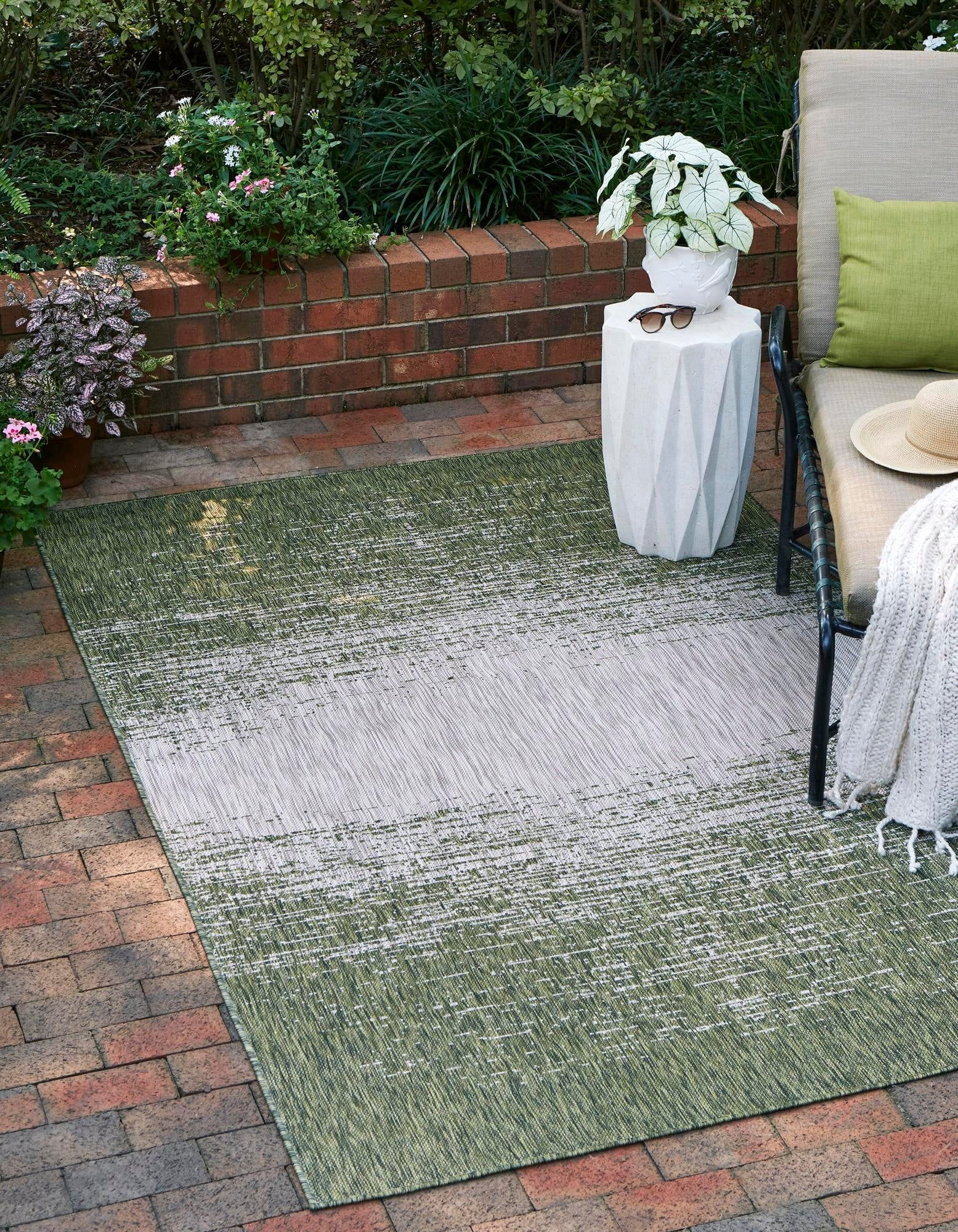 Modern Abstract 9' x 12' Gray and Green Synthetic Outdoor Rug