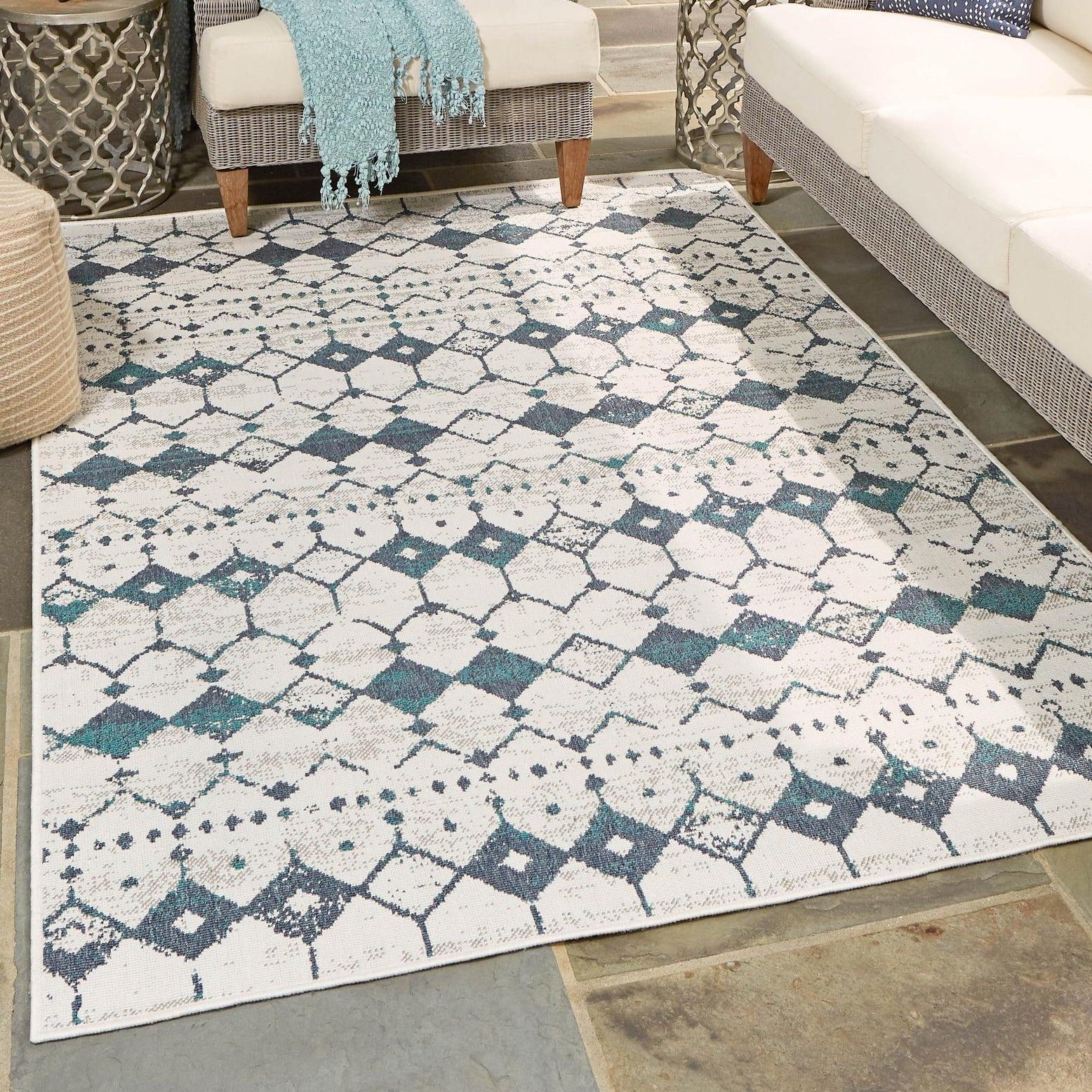 Ivory and Blue Trellis Rectangular 8' x 10' Outdoor Rug