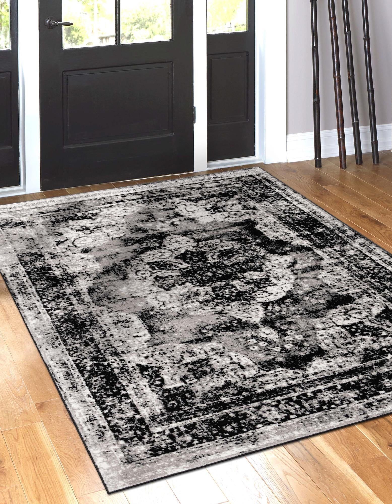 Salle Garnier Black and Gray Low Pile Area Rug