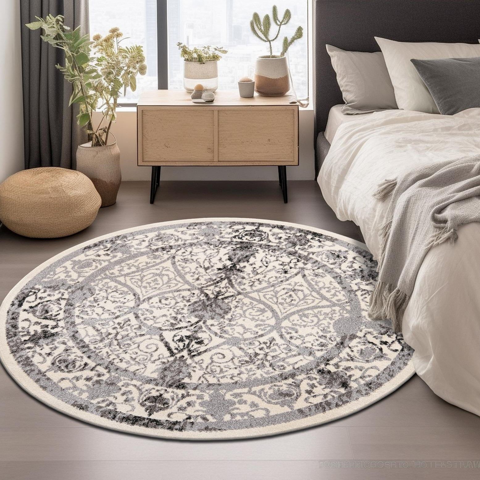 Miranda Ivory and Gray Round Synthetic Easy-Care Rug, 6' Diameter