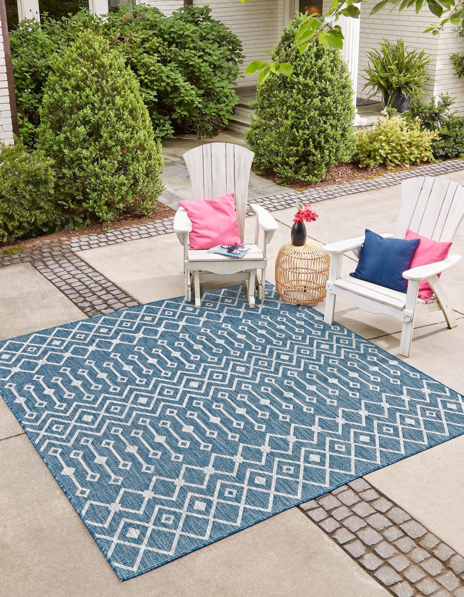 Easy-Care Square Blue Trellis Synthetic Outdoor Rug, 5' x 5'