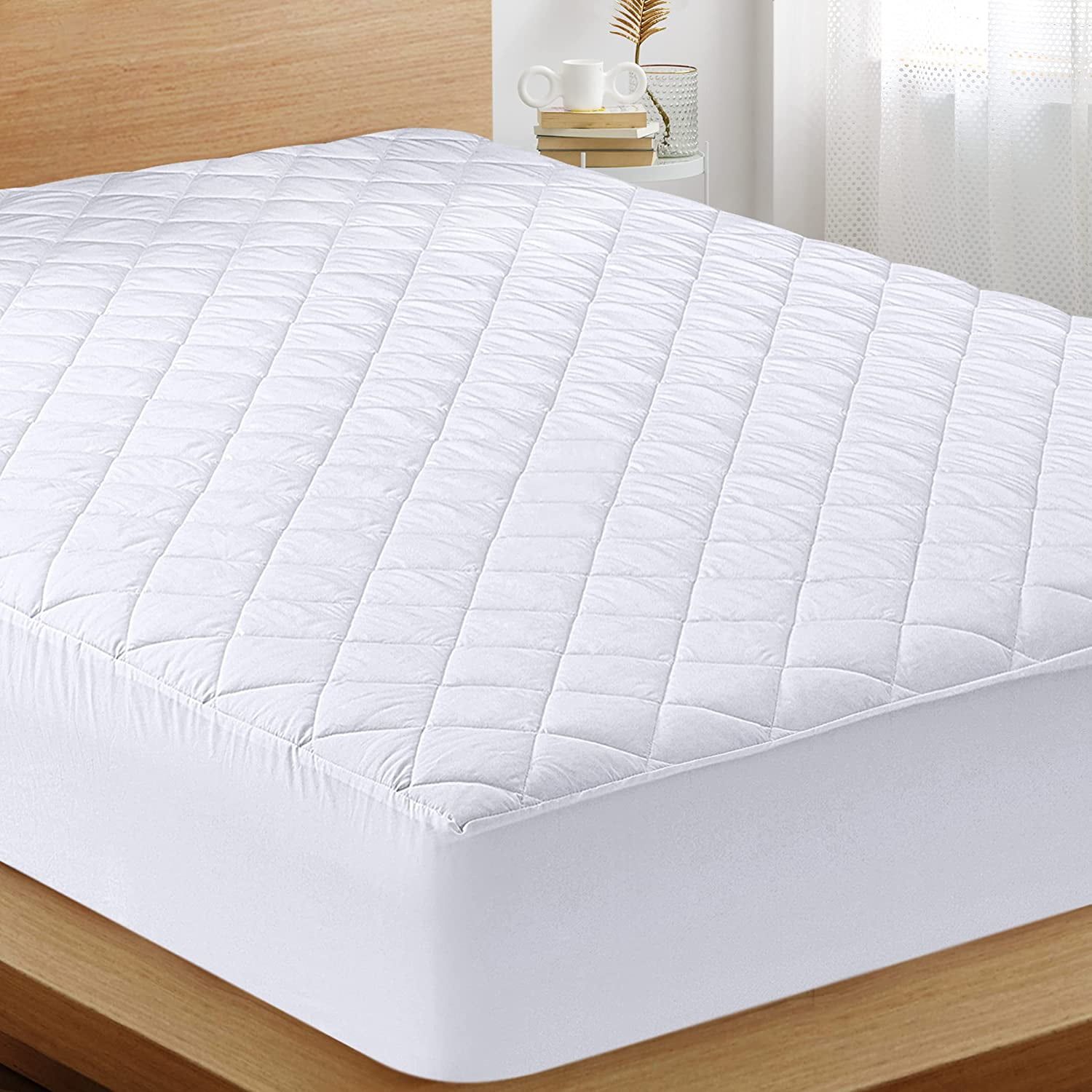 Full Size White Quilted Microfiber Mattress Pad