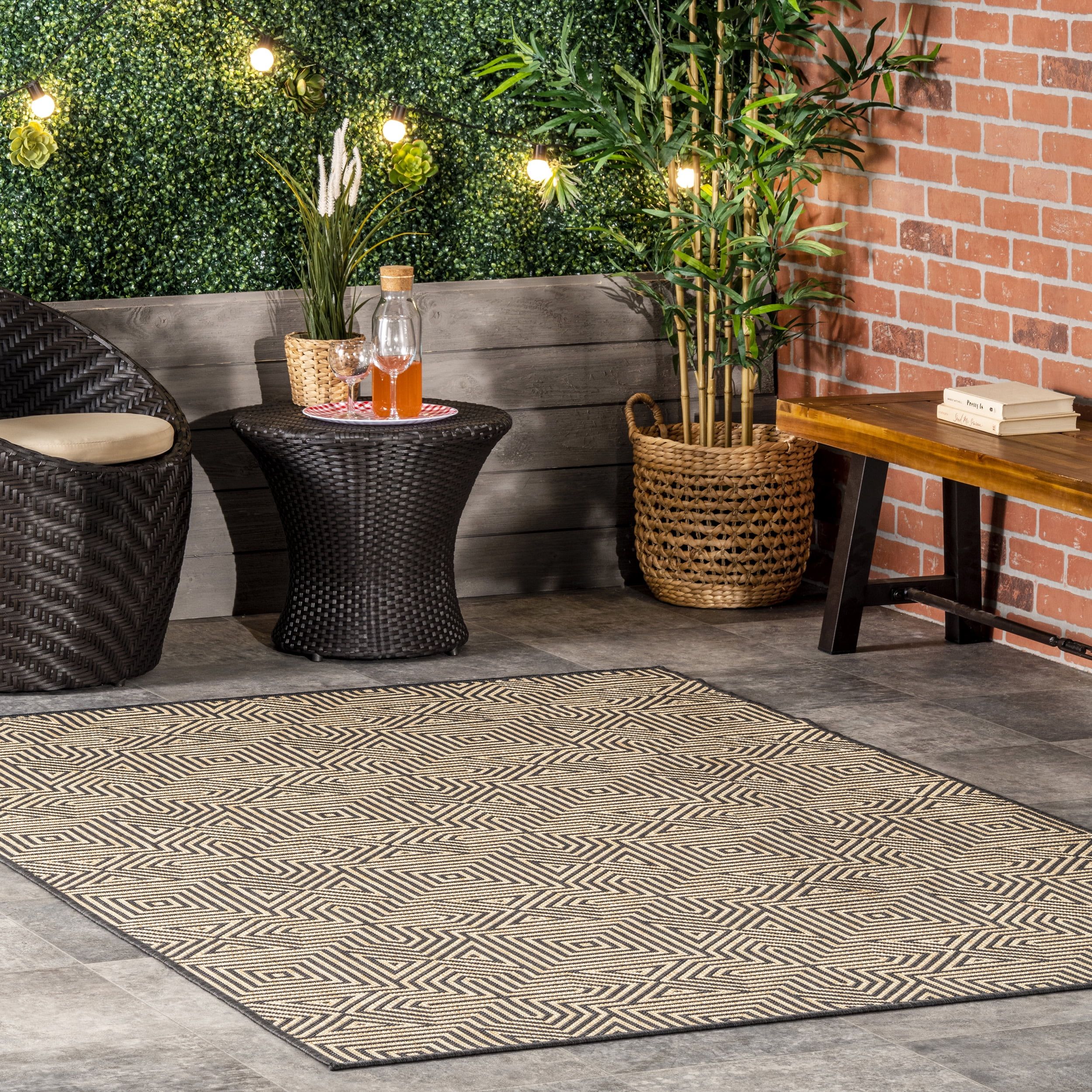 Charcoal Rectangular Synthetic Stain-Resistant Indoor/Outdoor Rug