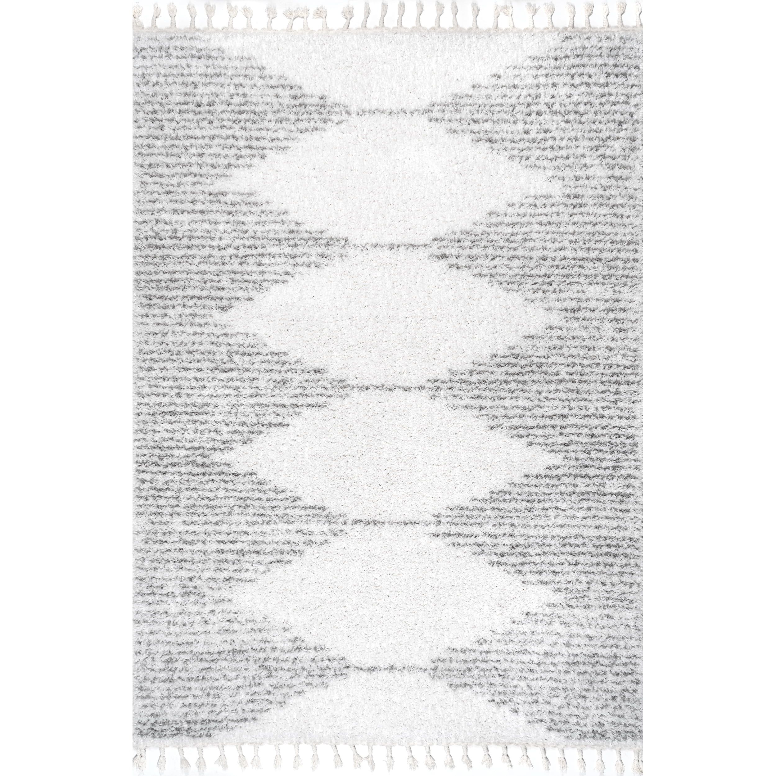 Plush White Synthetic Braided Tassel Shag Rug 5'3" x 7'7"