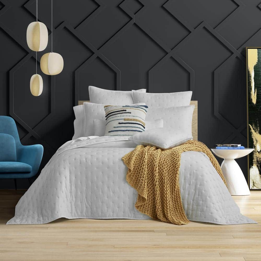 White Cotton King Quilt Set with Geometric Pattern