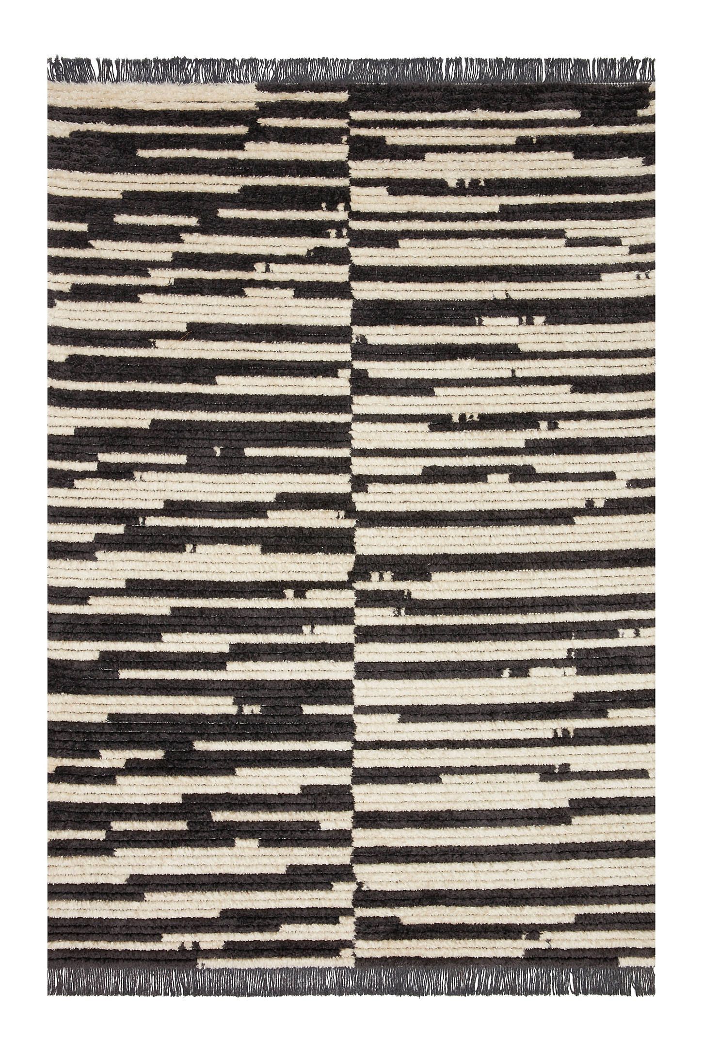 Ivory Abstract Easy-Care Synthetic Runner Rug, 2'7" x 8'