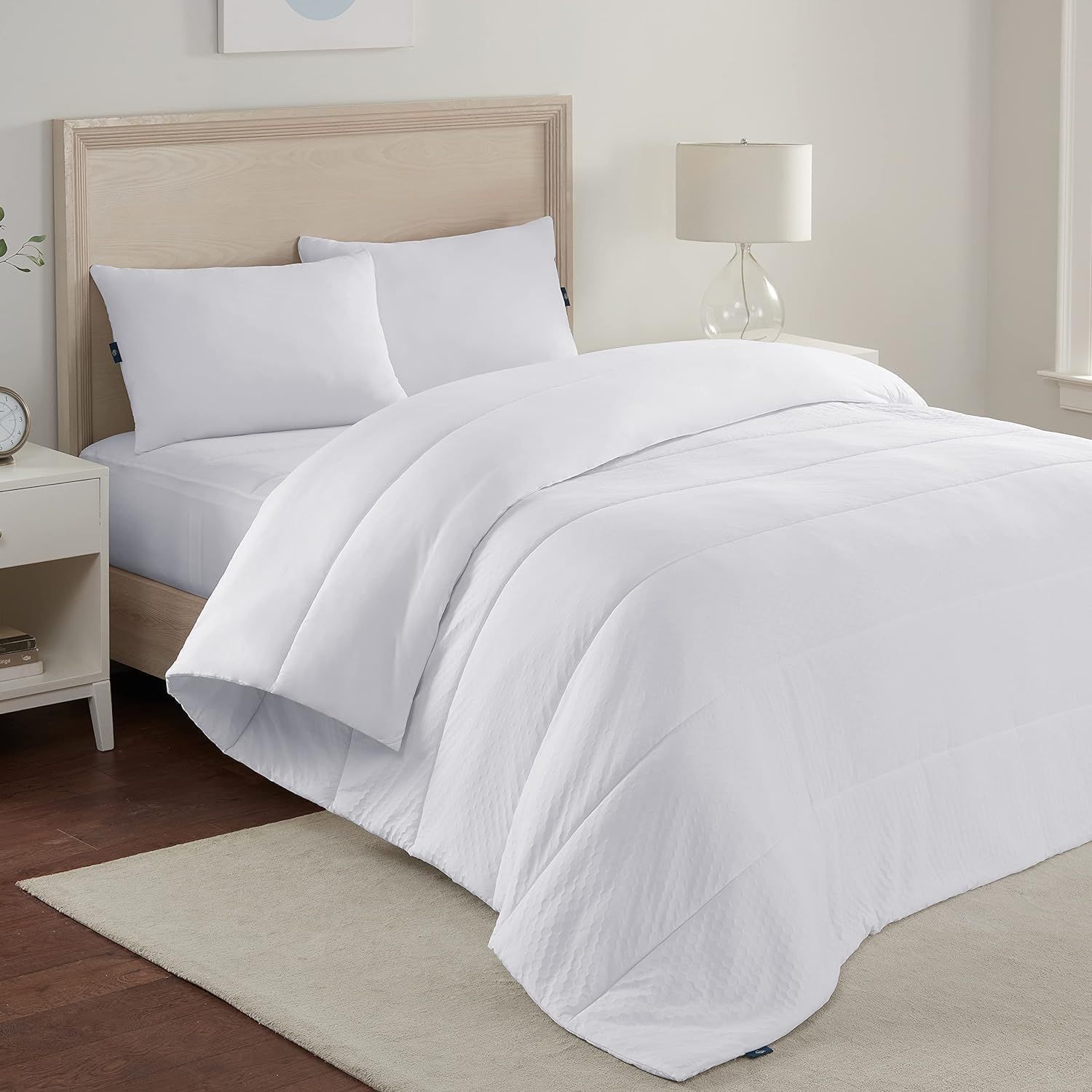 White Soft Cooling Down Alternative Twin Comforter with Corner Tabs