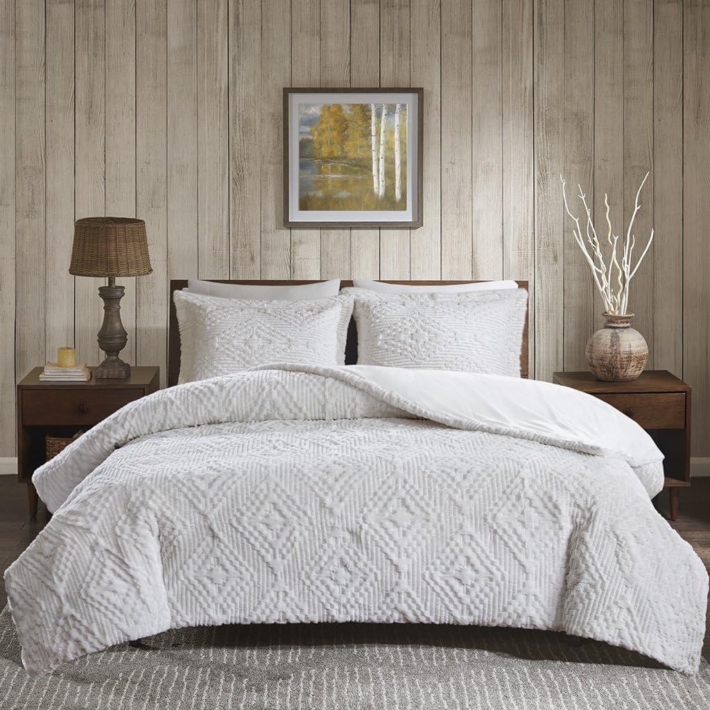 Ivory Full Plush Embroidered Quilt Set with Shams