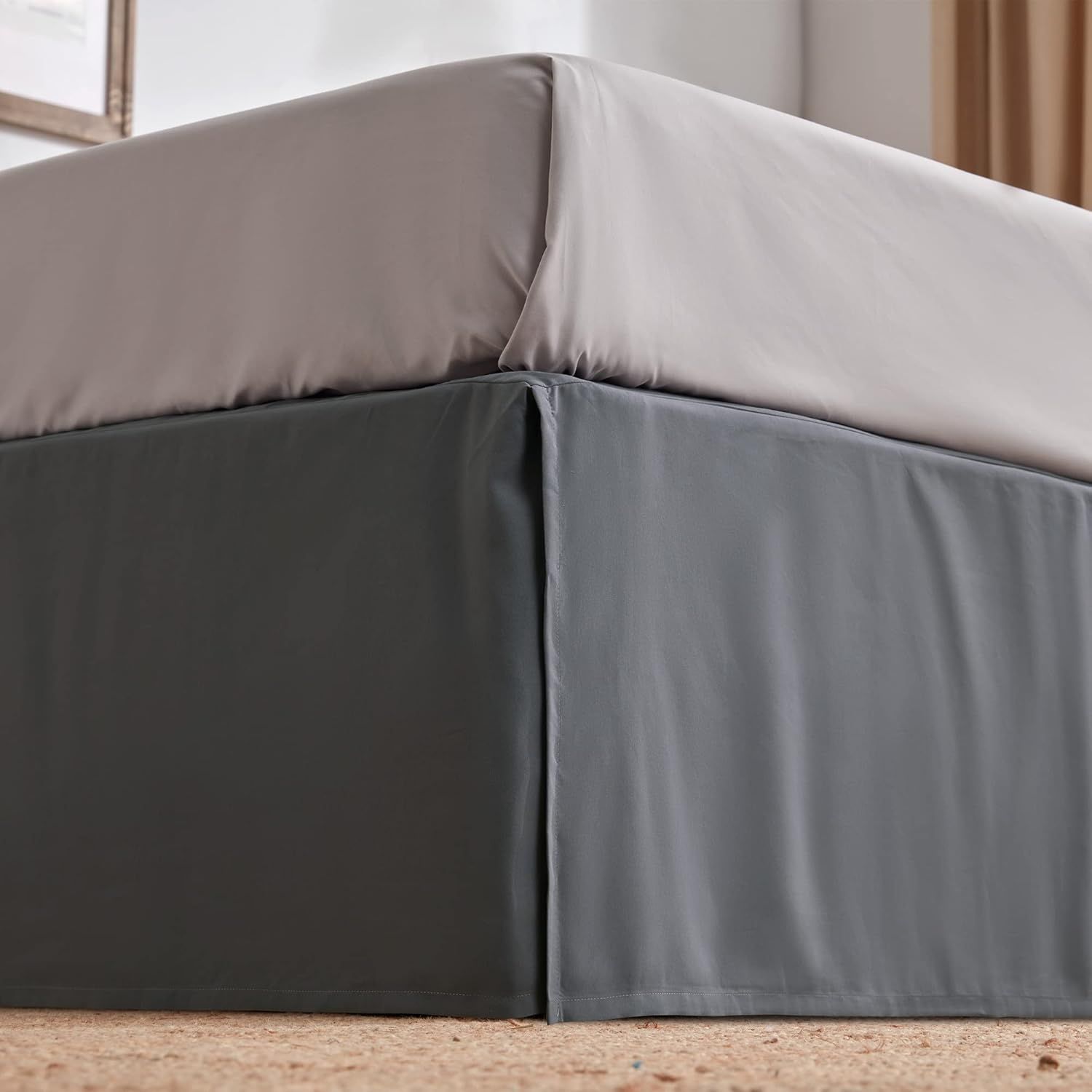 Full Size Gray Polyester Pleated Bed Skirt with 15-Inch Drop