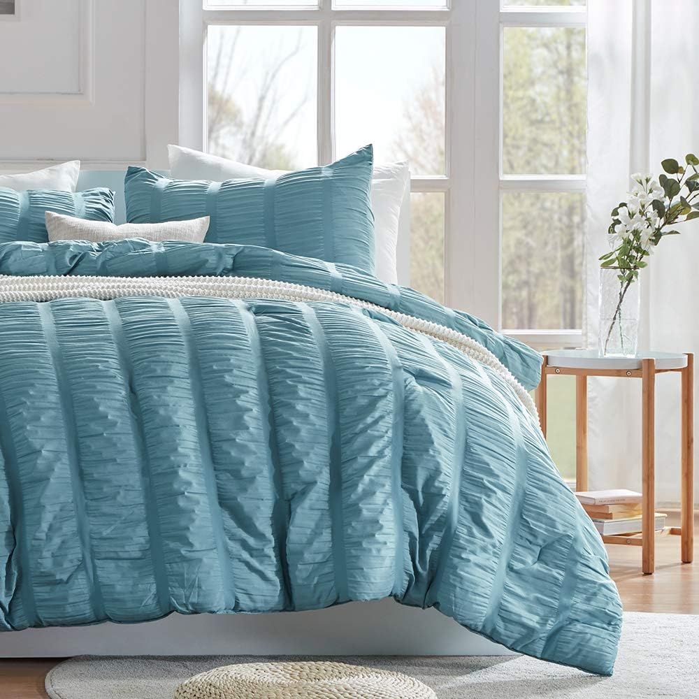 Cameo Blue King Microfiber Seersucker Duvet Set